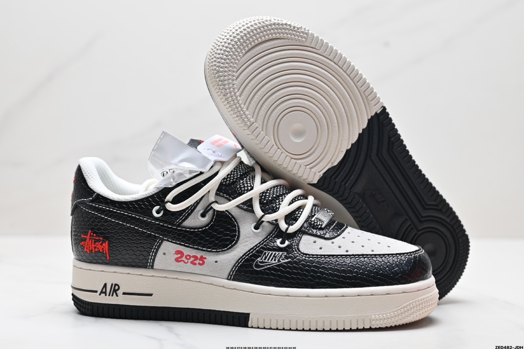 NIKE AIR FORCE 1'07 LV8 DM6688-013