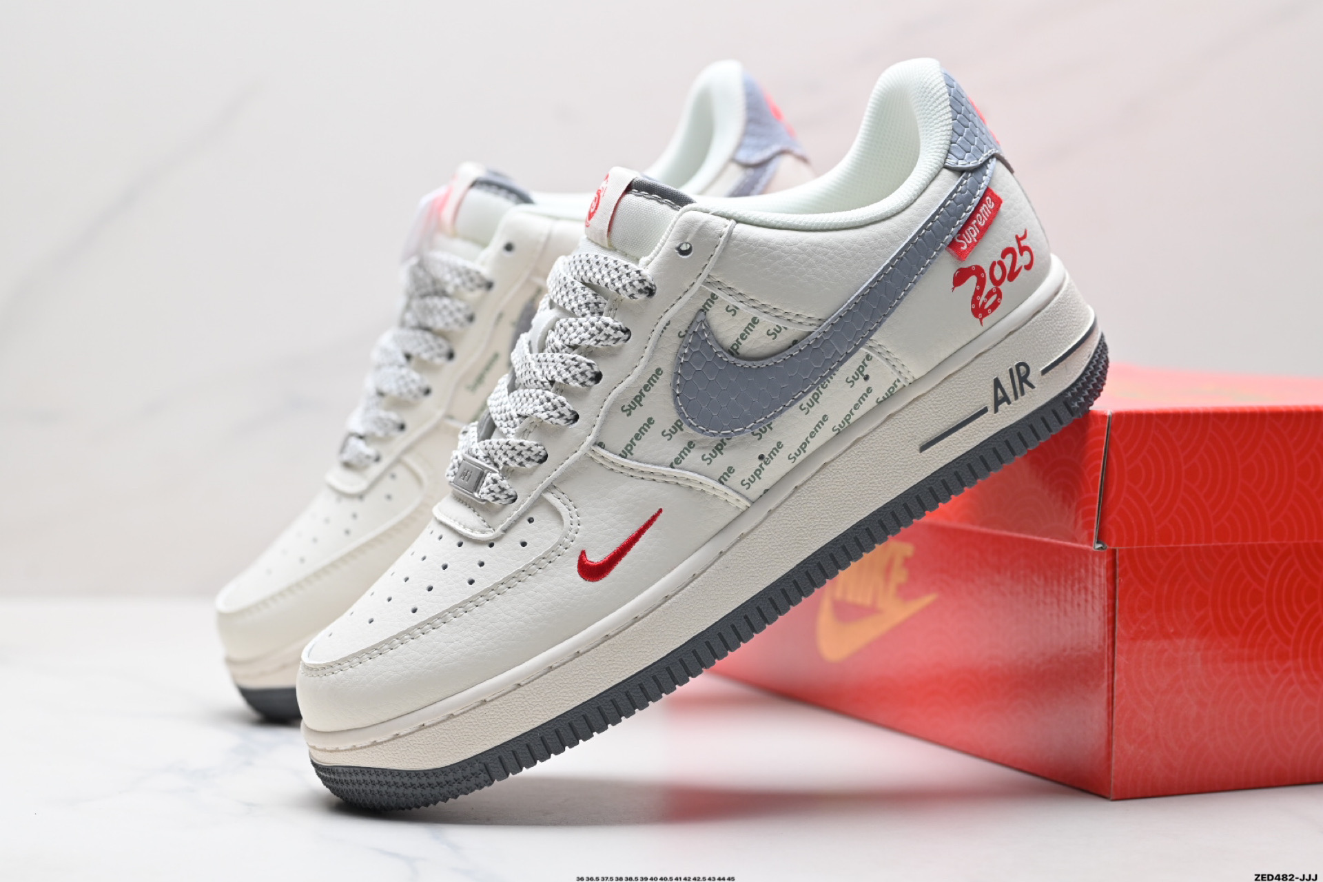 NIKE AIR FORCE 1'07 LV8   XS1958-503