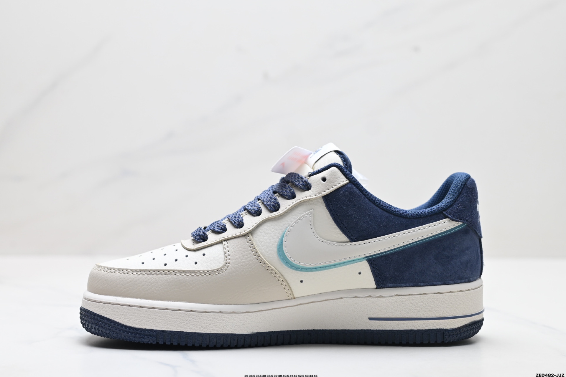 NIKE AIR FORCE 1'07 LV8  DM6868-055