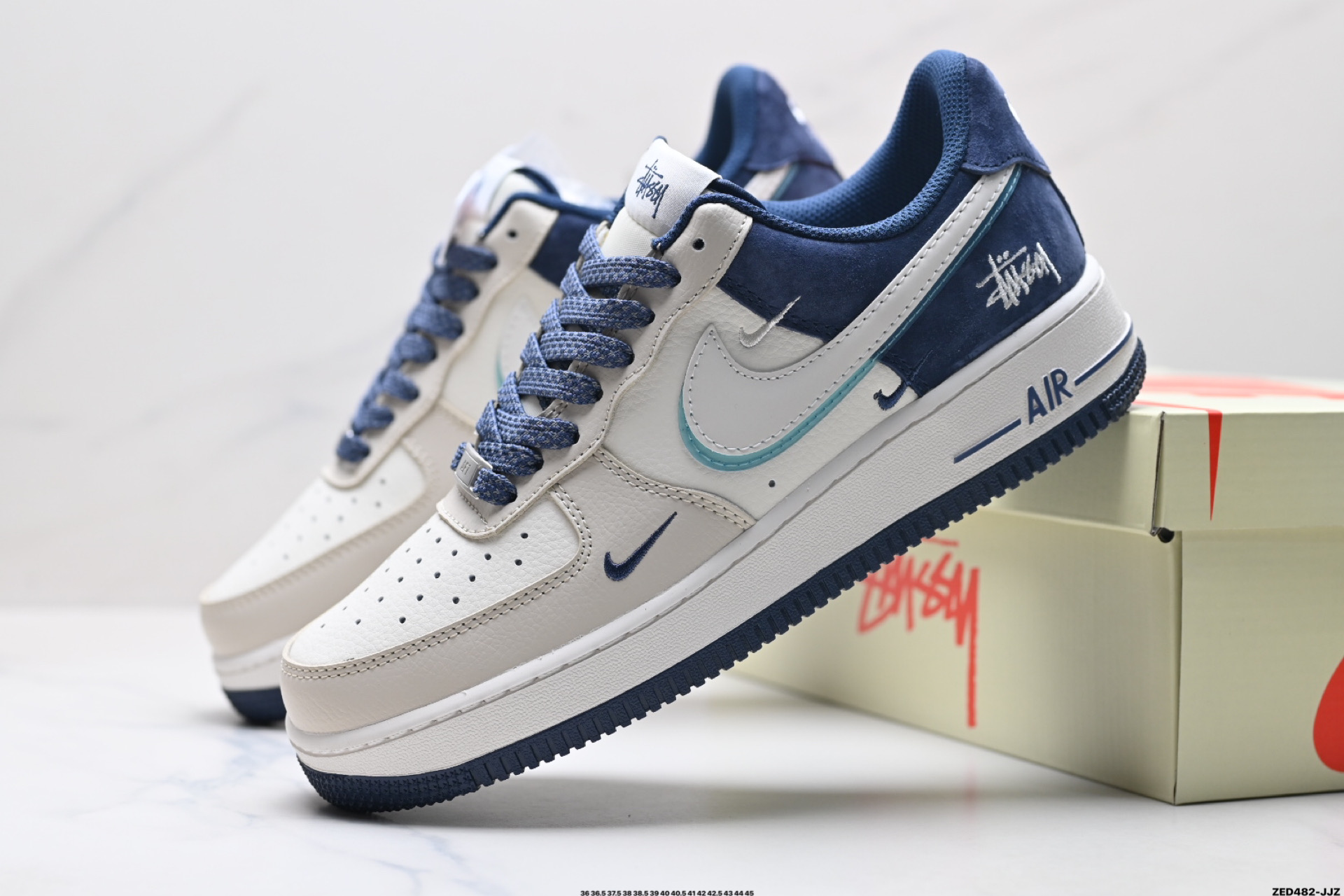 NIKE AIR FORCE 1'07 LV8  DM6868-055