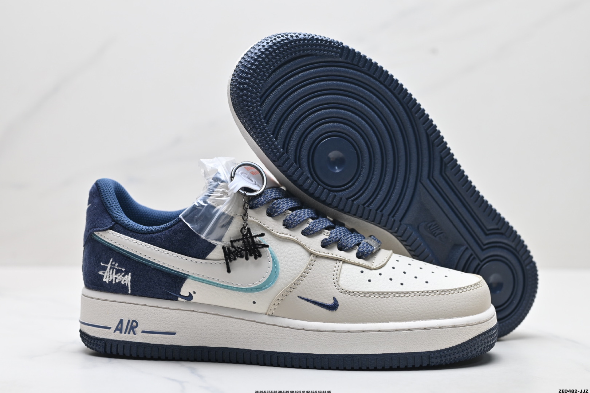 NIKE AIR FORCE 1'07 LV8  DM6868-055