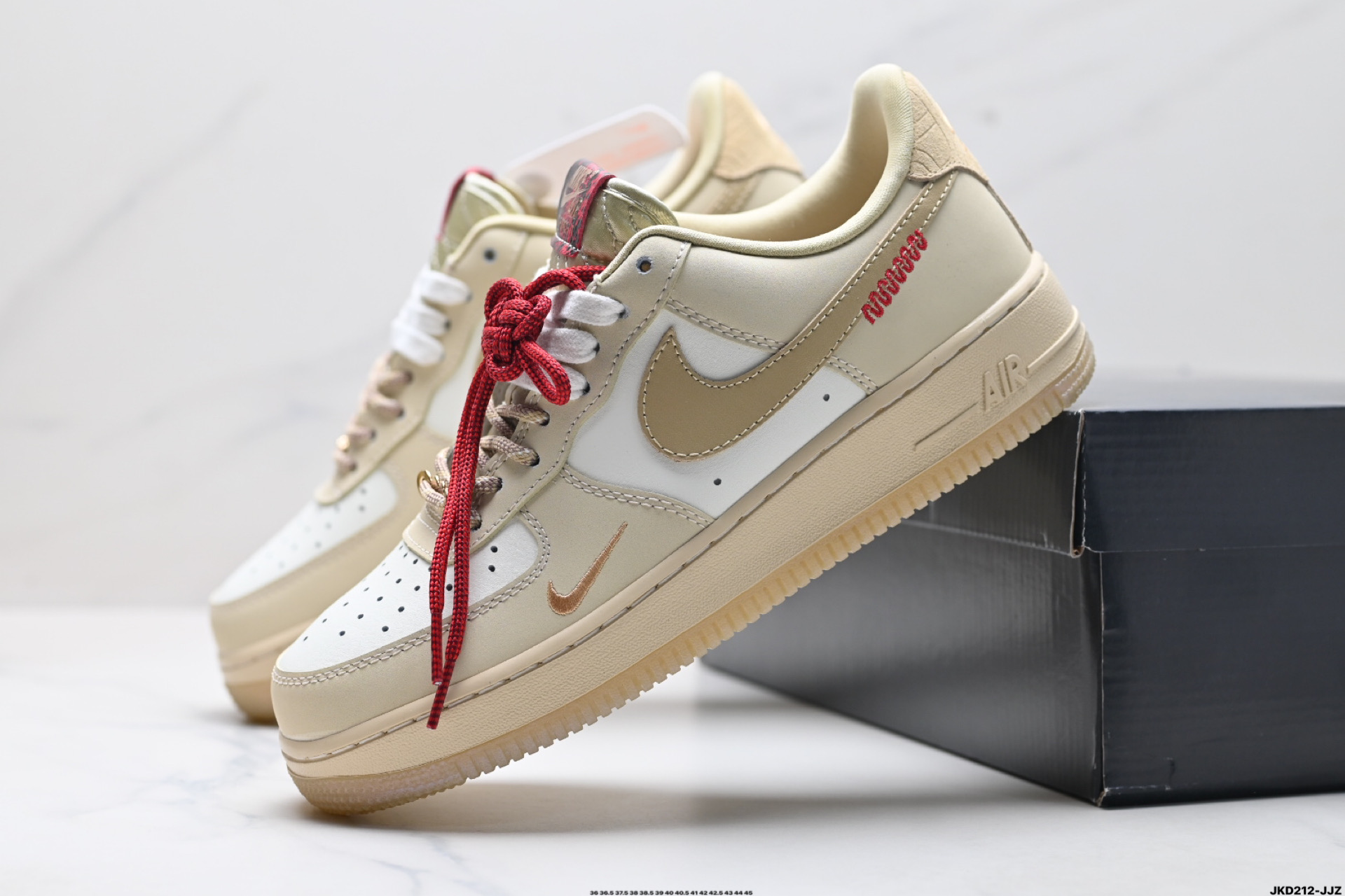 耐克Nike Air Force 1“07空军一号低帮百搭休闲运动板鞋  HV5990-172