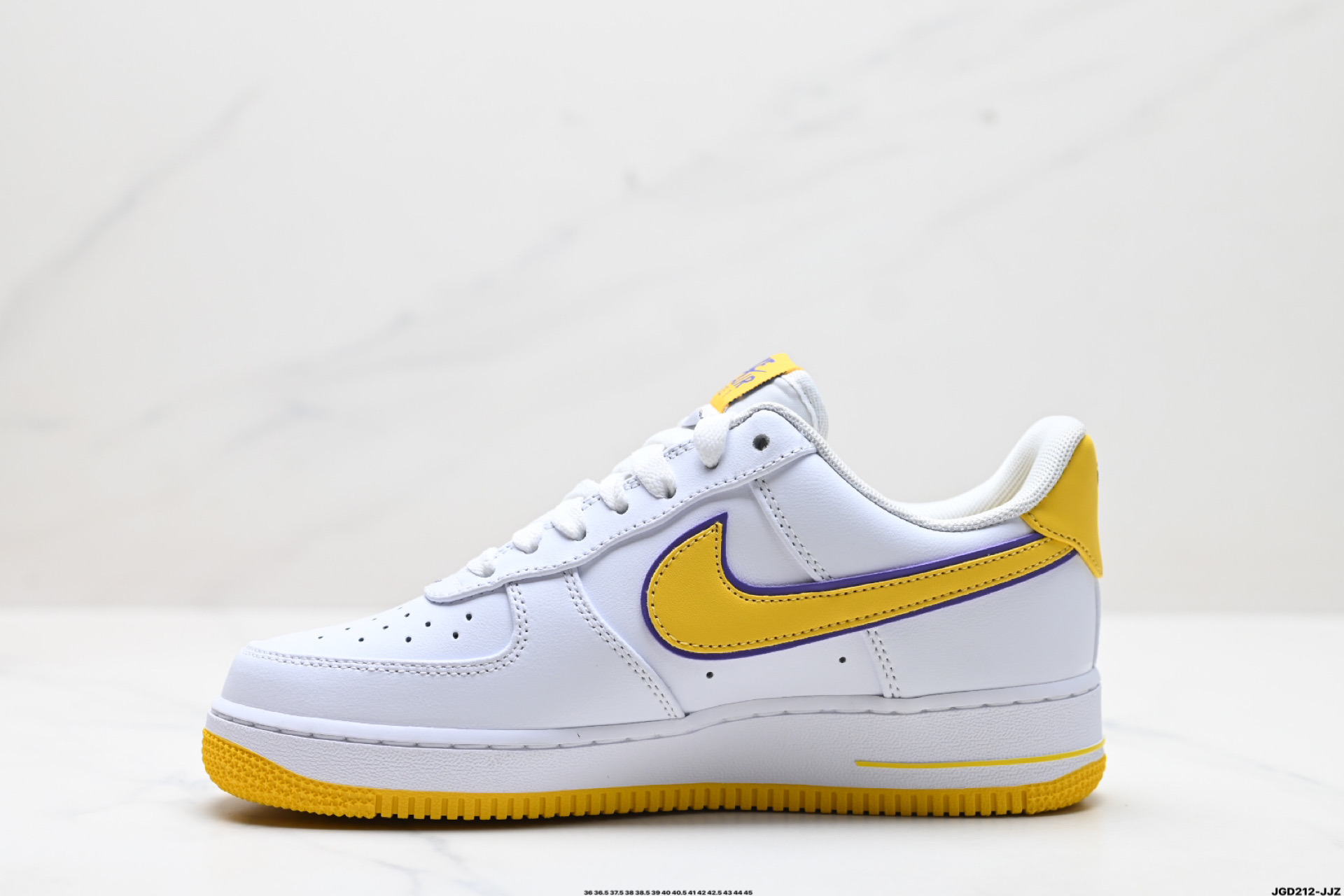 NIKE AIR FORCE 1‘07 LV8  FZ1151-100