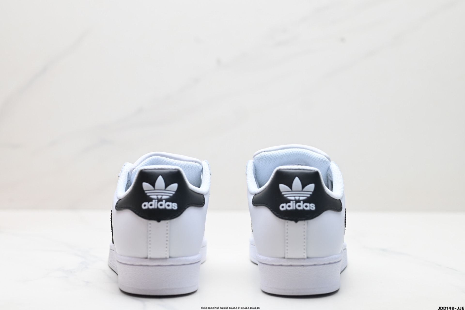💰140
真标✅阿迪达斯Adidas三叶草 Originals Superstar”Sail/Green/Lace“贝壳头系列低帮经典百搭休闲运动板鞋
货号:AQ6278
尺码:35 36 36.5 37 38 38.5 39 40 40.5 41 42 42.5 43 44 45
ID:JDD149-JJE