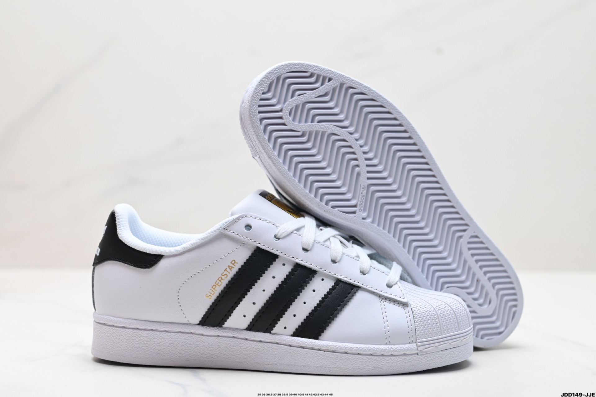 💰140
真标✅阿迪达斯Adidas三叶草 Originals Superstar”Sail/Green/Lace“贝壳头系列低帮经典百搭休闲运动板鞋
货号:AQ6278
尺码:35 36 36.5 37 38 38.5 39 40 40.5 41 42 42.5 43 44 45
ID:JDD149-JJE