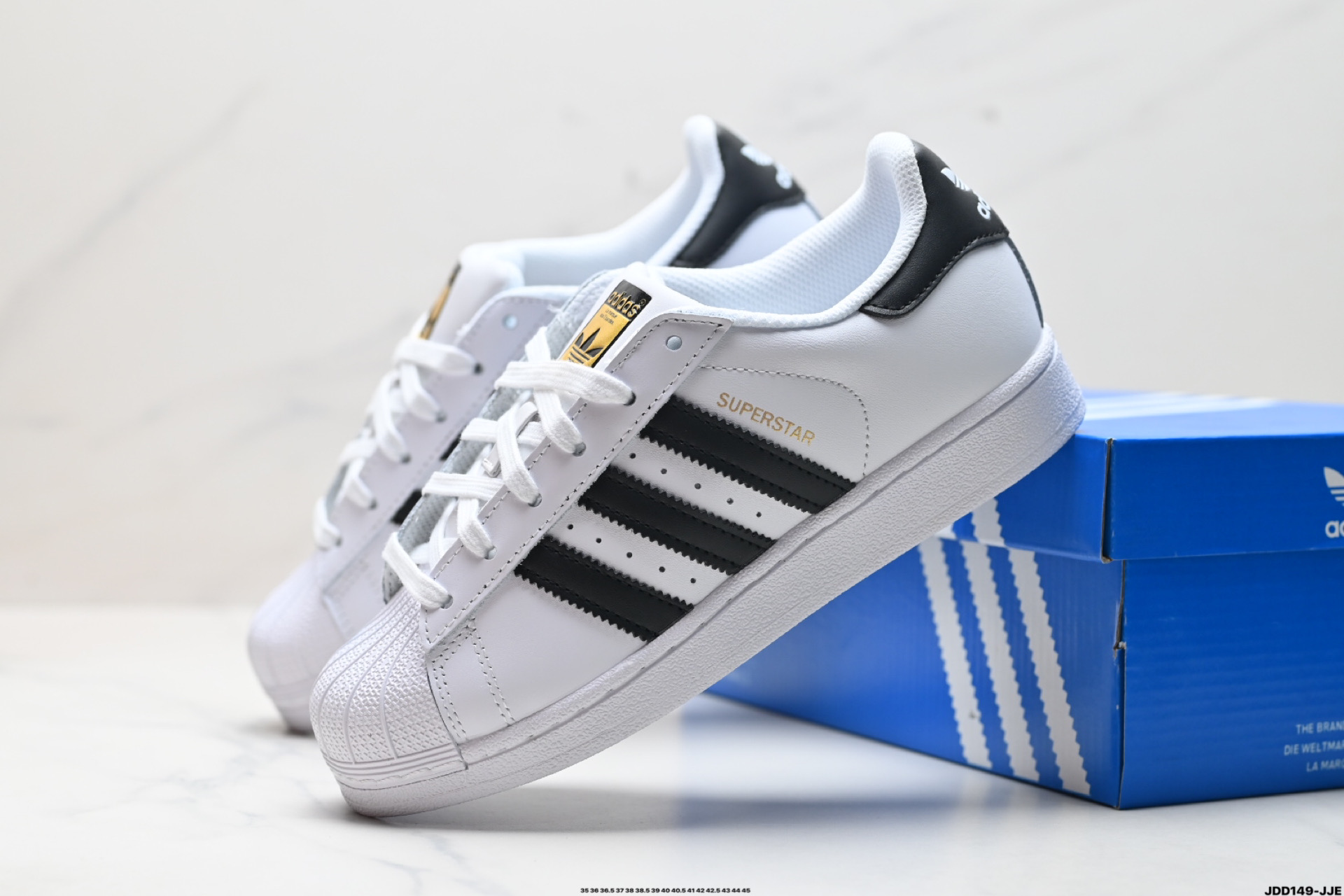 💰140
真标✅阿迪达斯Adidas三叶草 Originals Superstar”Sail/Green/Lace“贝壳头系列低帮经典百搭休闲运动板鞋
货号:AQ6278
尺码:35 36 36.5 37 38 38.5 39 40 40.5 41 42 42.5 43 44 45
ID:JDD149-JJE