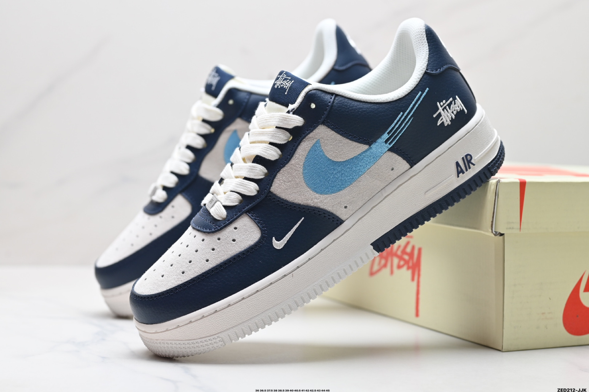 NIKE AIR FORCE 1'07 LV8  DM6868-048