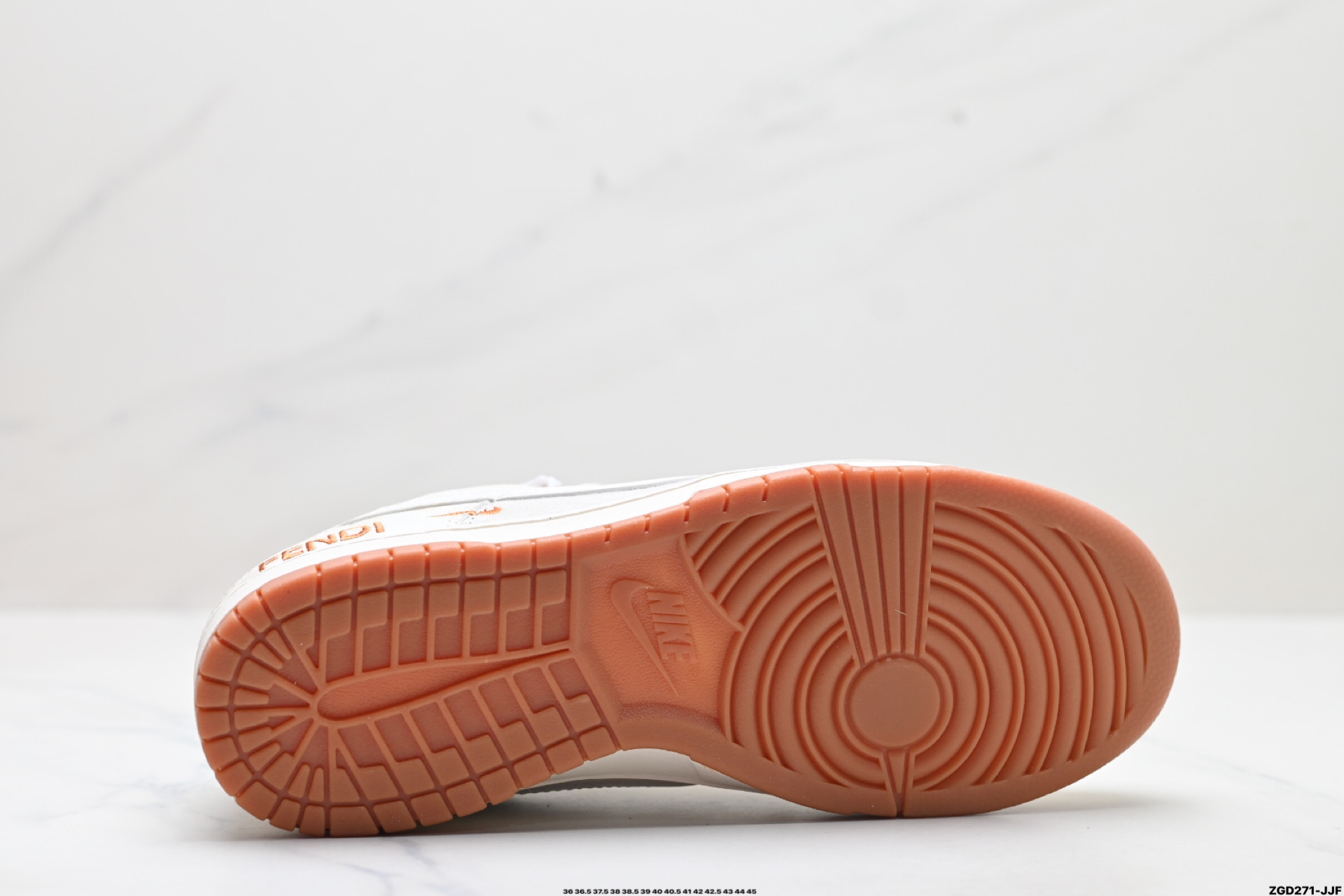 NK Dunk Low Retro “DIY高端定制” 低帮休闲运动板鞋   DM6868-039