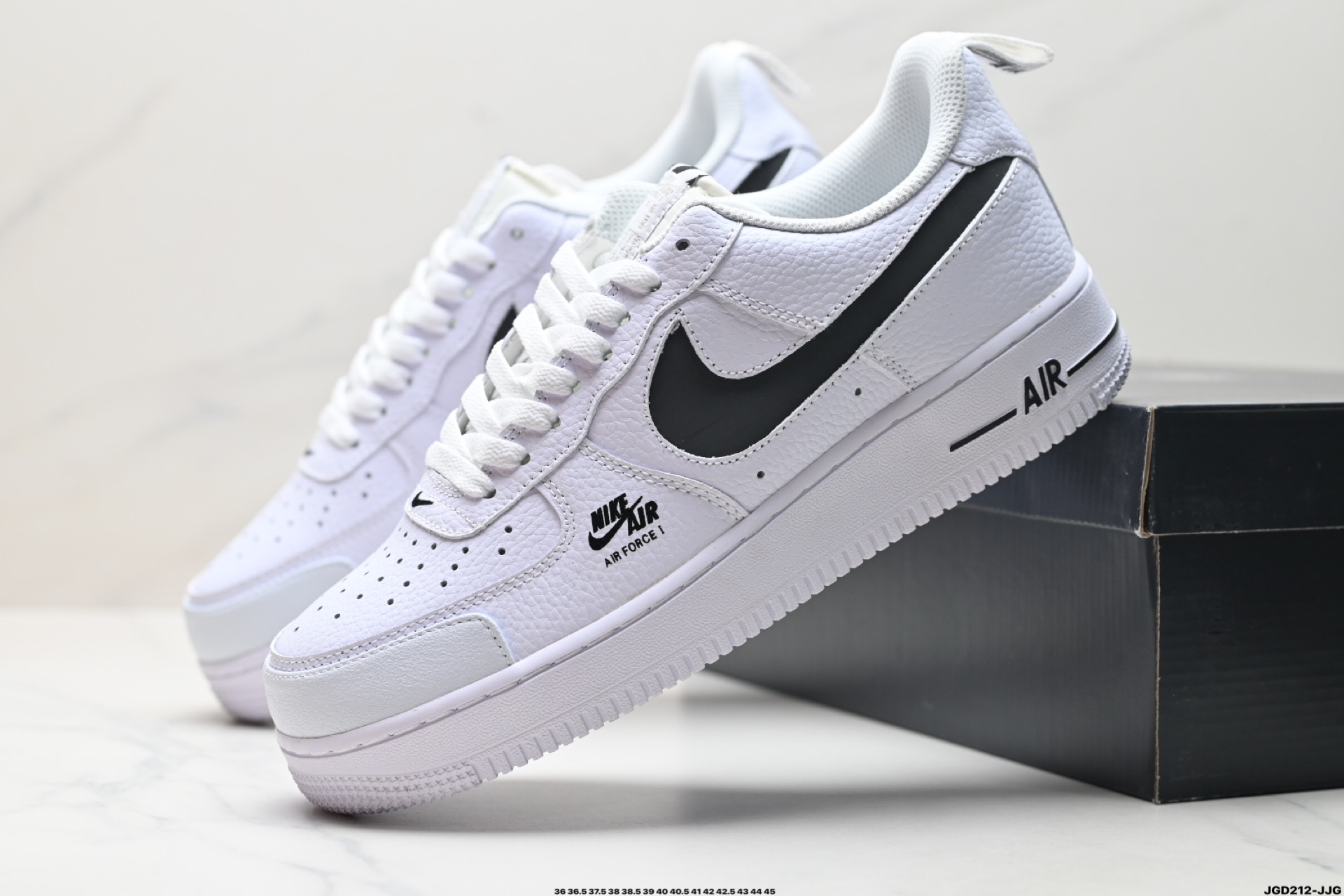 NIKE AIR FORCE 1‘07   BQ8988-108