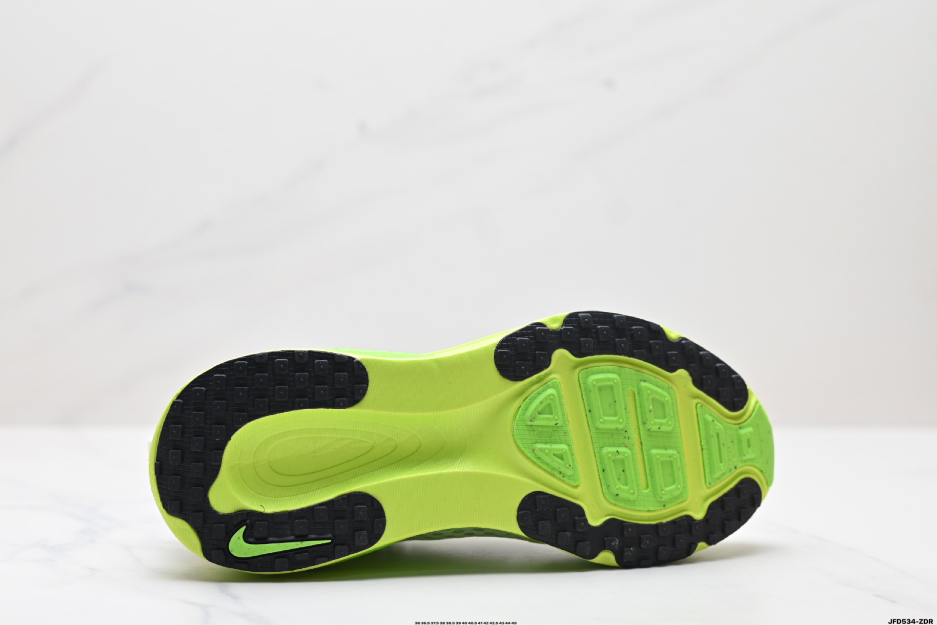 Nike VOMERO 18 耐克 舒适减震防滑 低帮跑步鞋  HM6804-600