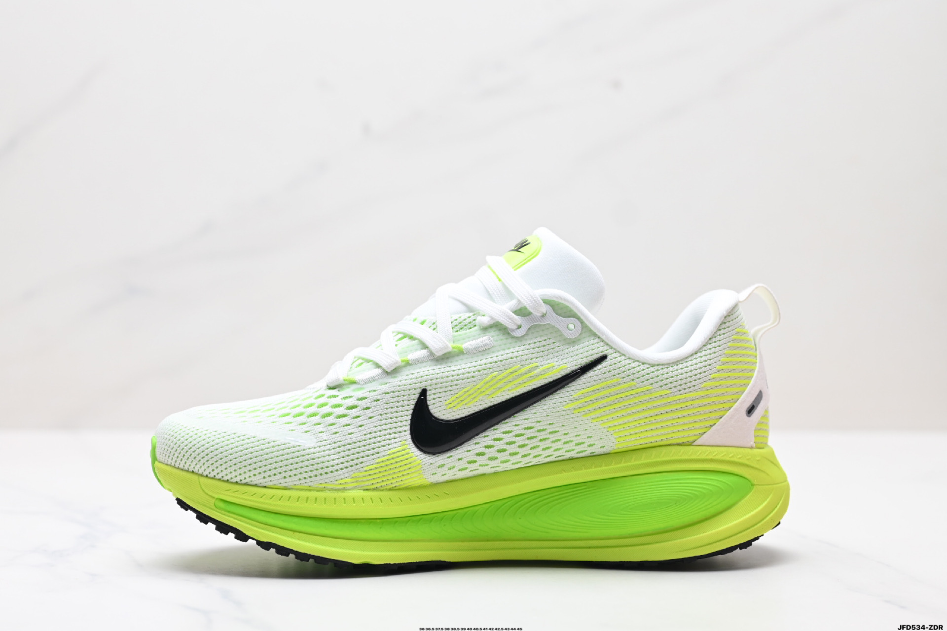 Nike VOMERO 18 耐克 舒适减震防滑 低帮跑步鞋  HM6804-600