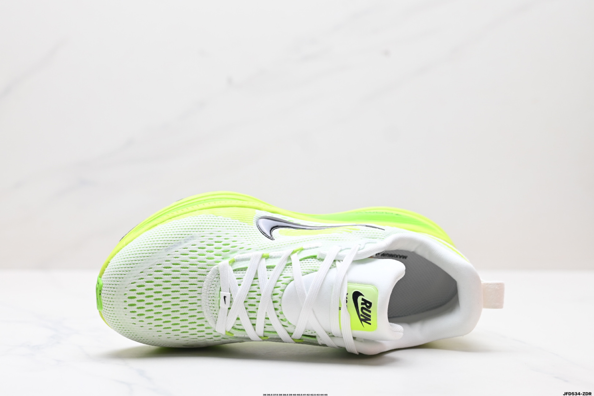 Nike VOMERO 18 耐克 舒适减震防滑 低帮跑步鞋  HM6804-600