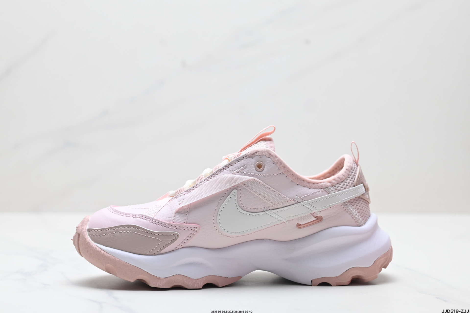 W NIKE TC 7900 新款老爹鞋 注入非凡时尚气息 塑就高雅外观 耐穿合成材质搭配柔软丝绒 DZ2756-611