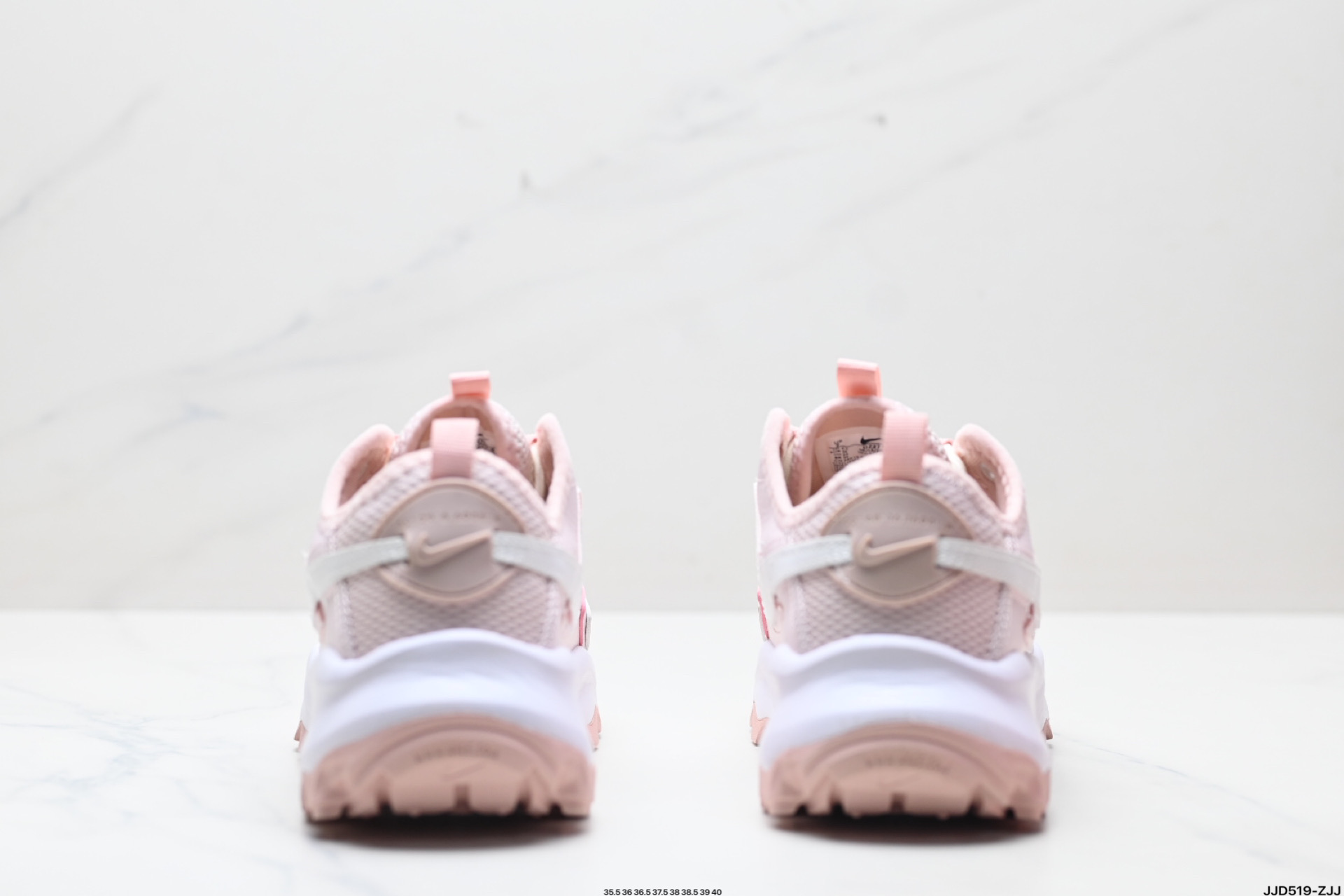 W NIKE TC 7900 新款老爹鞋 注入非凡时尚气息 塑就高雅外观 耐穿合成材质搭配柔软丝绒 DZ2756-611