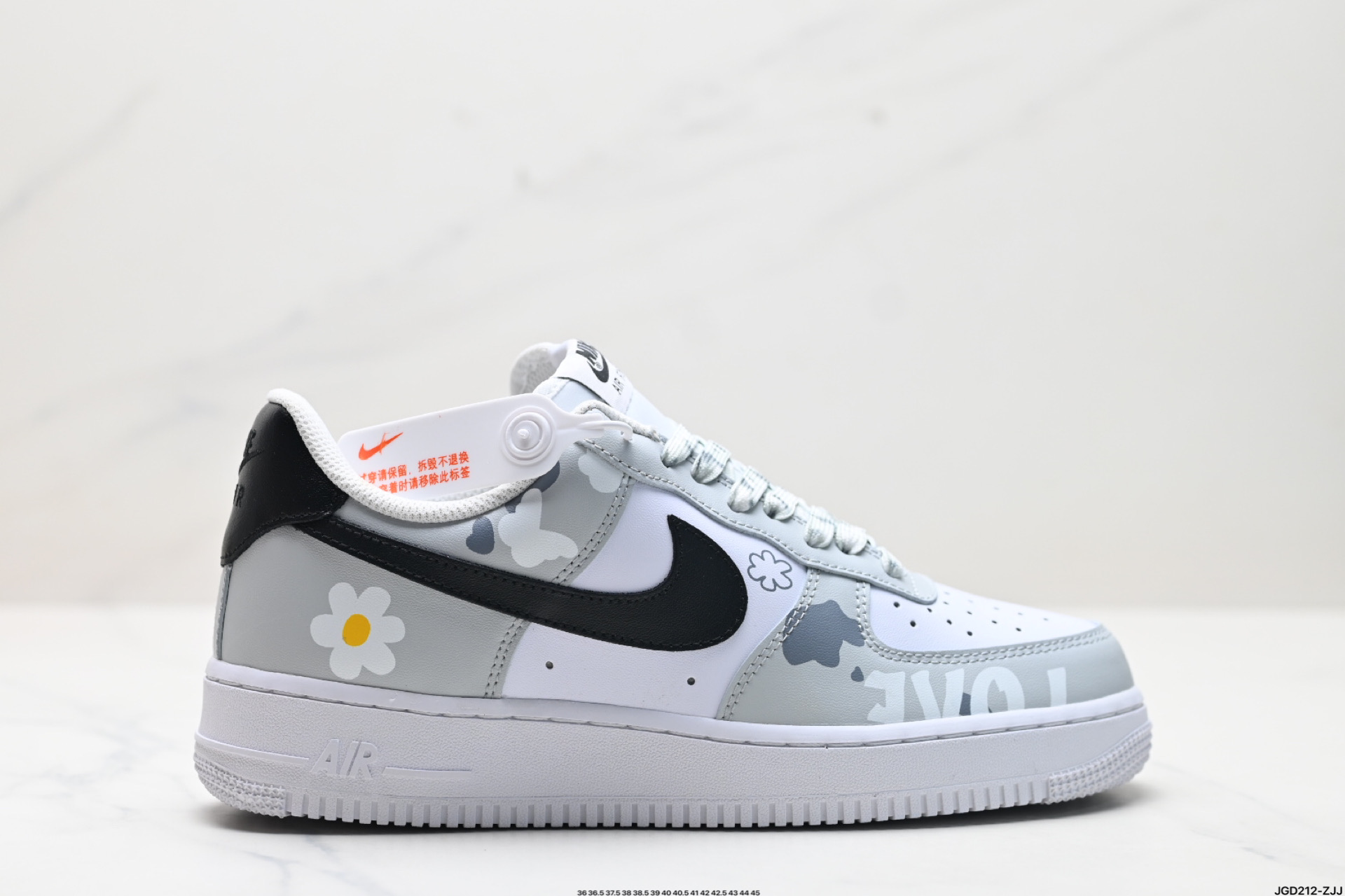NIKE AIR FORCE 1‘07 LX  CZ8065-500