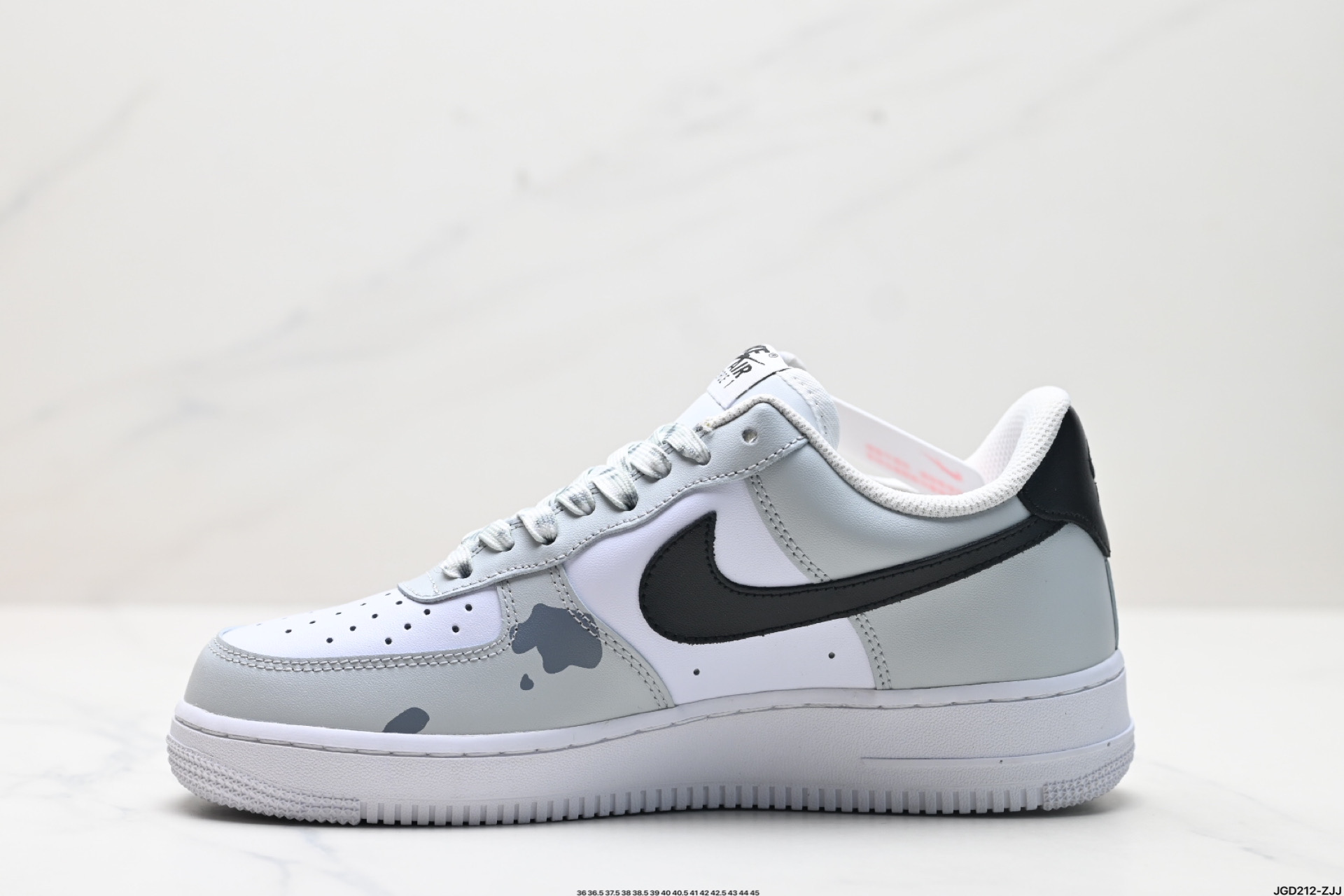 NIKE AIR FORCE 1‘07 LX  CZ8065-500