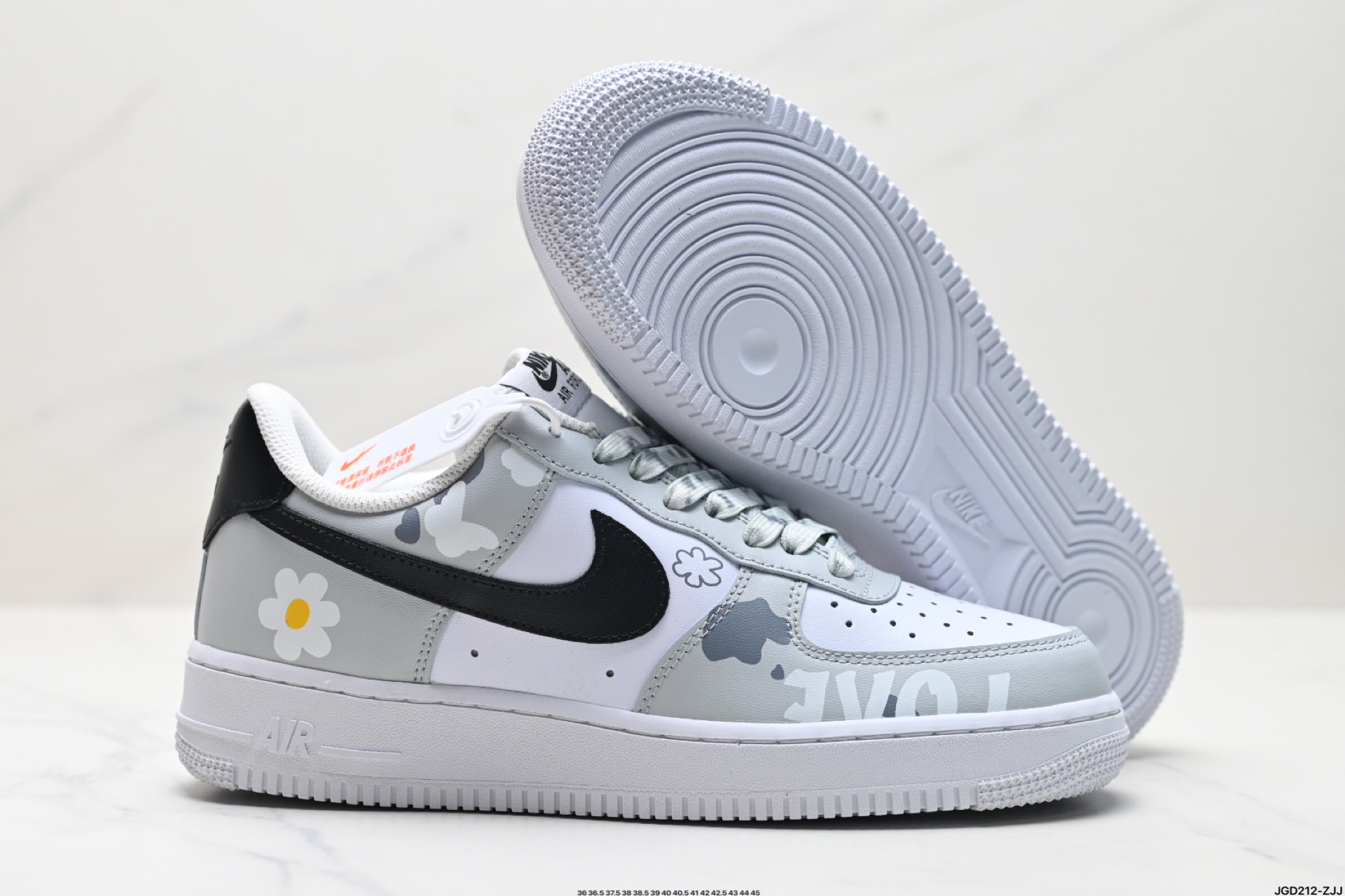 NIKE AIR FORCE 1‘07 LX  CZ8065-500