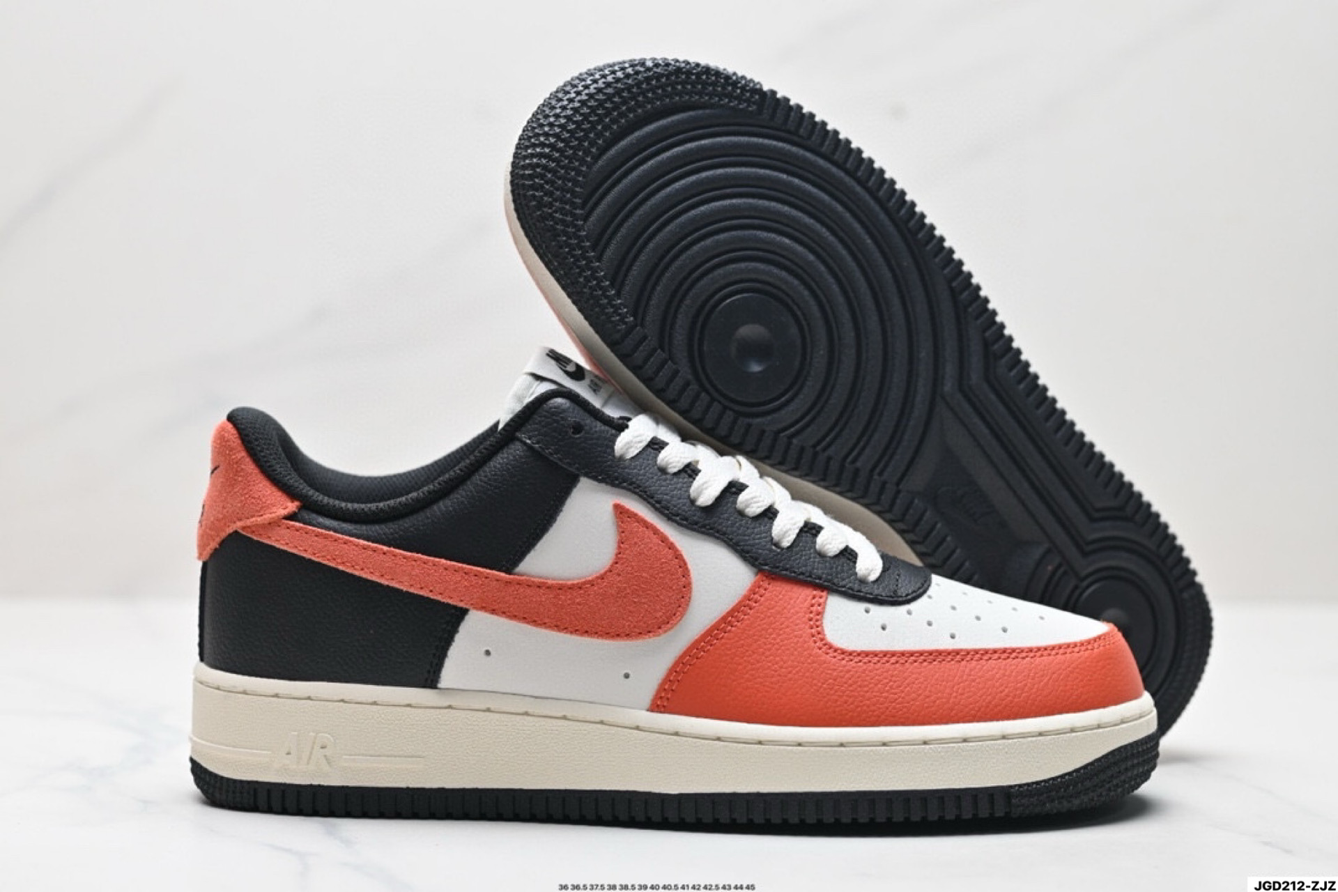 NIKE AIR FORCE 1‘07 LX  CZ8065-500