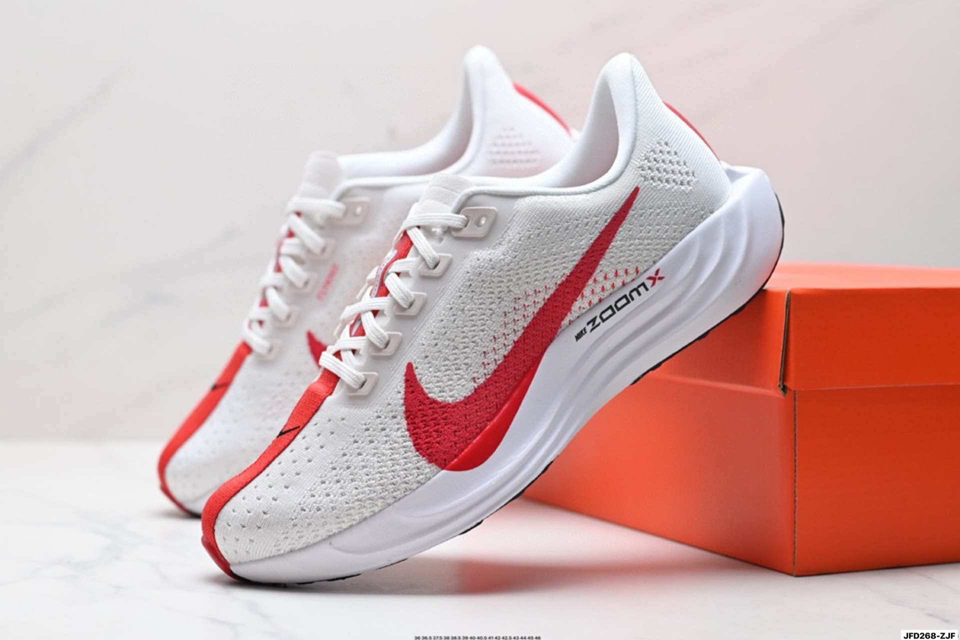 升级原楦原纸版数据开发 采用弹性 Flyknit 飞织鞋面材质  FQ7261-402
