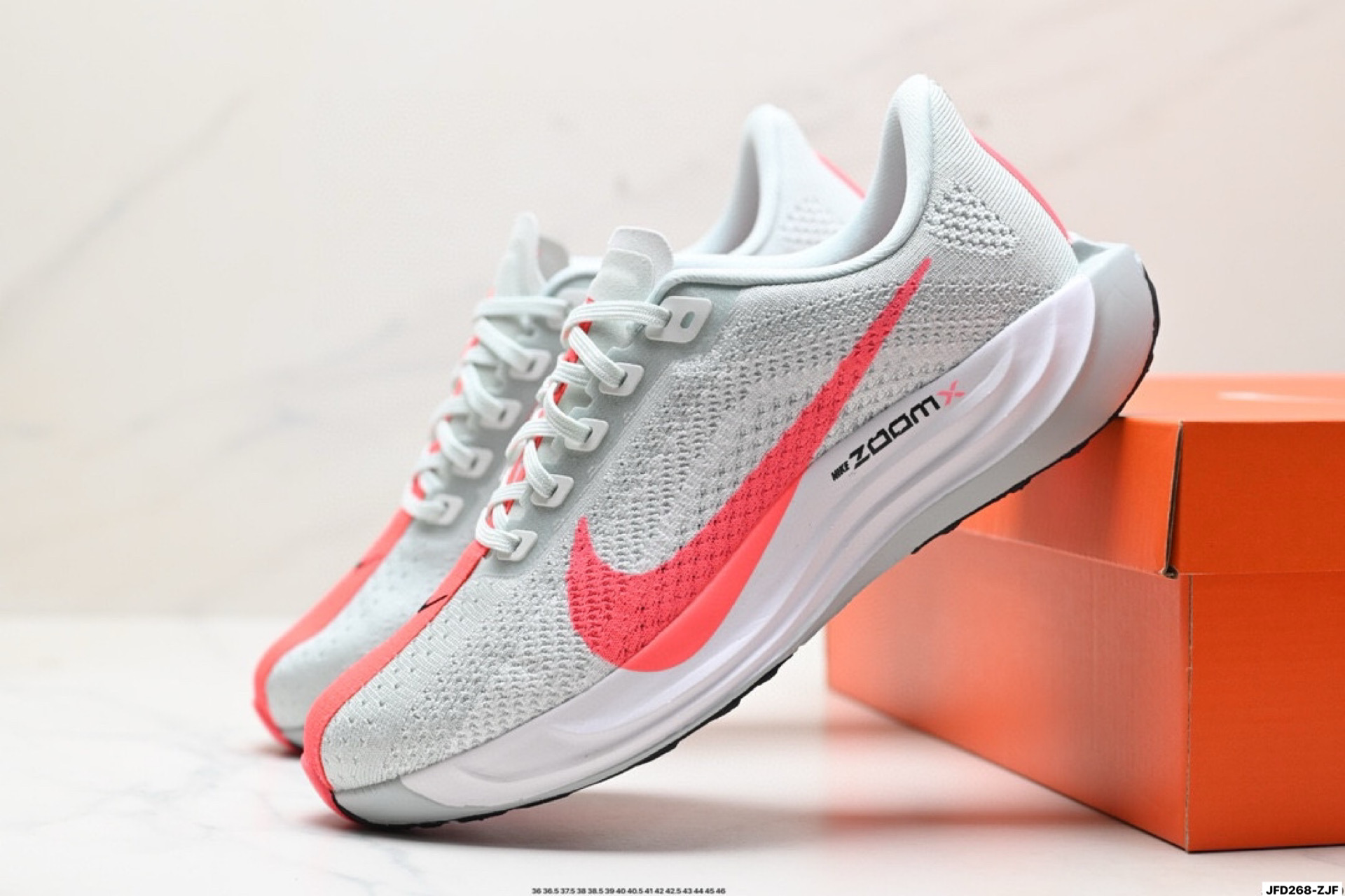 升级原楦原纸版数据开发 采用弹性 Flyknit 飞织鞋面材质  FQ7261-402