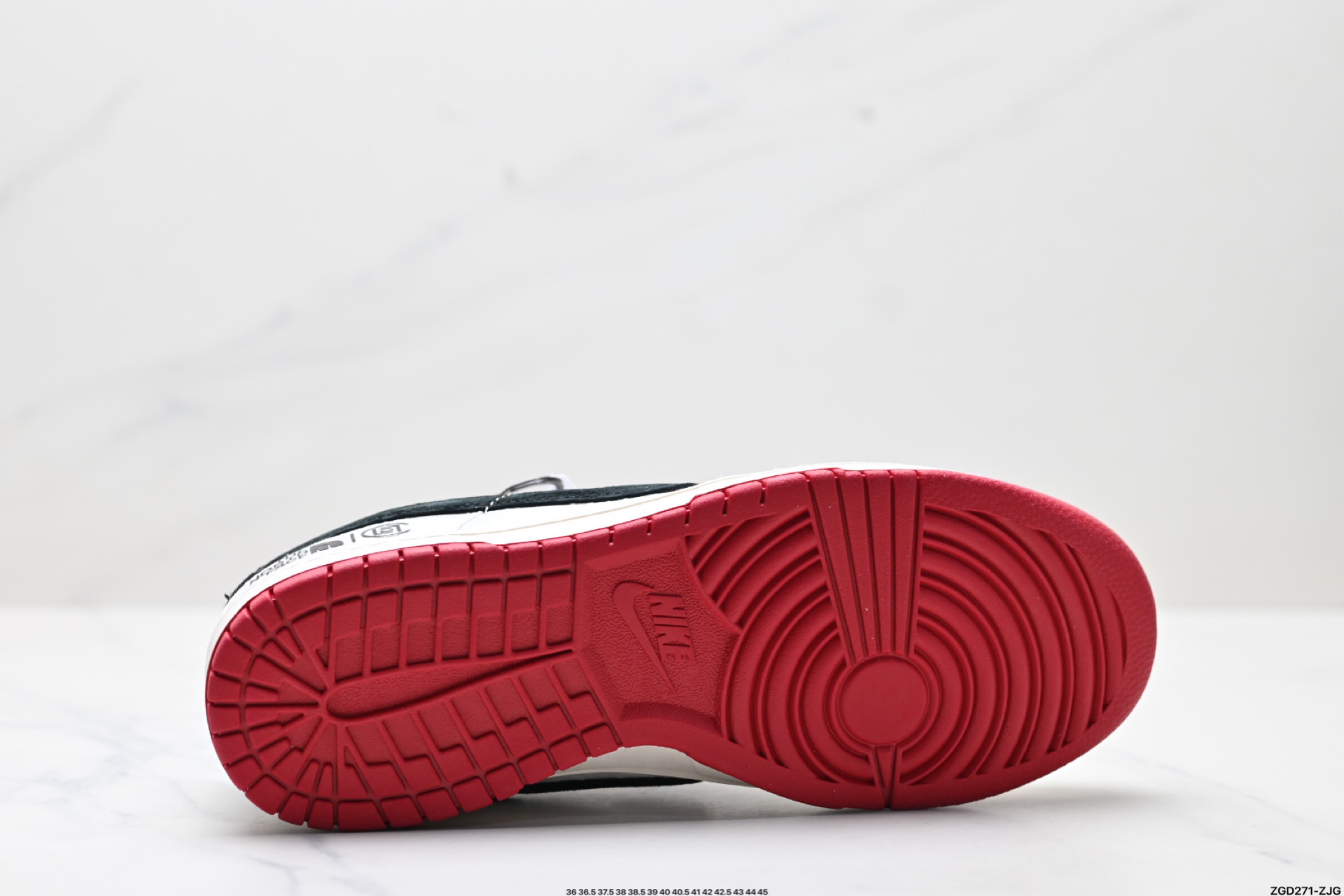 NK Dunk Low Retro “DIY高端定制” 低帮休闲运动板鞋  DM6868-041
