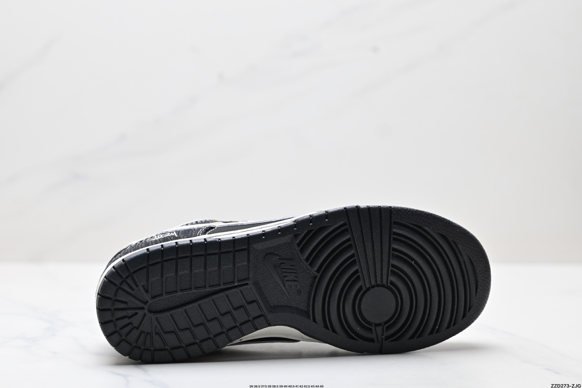 NK Dunk Low Retro “DIY高端定制” 低帮休闲运动板鞋  CH8311-282