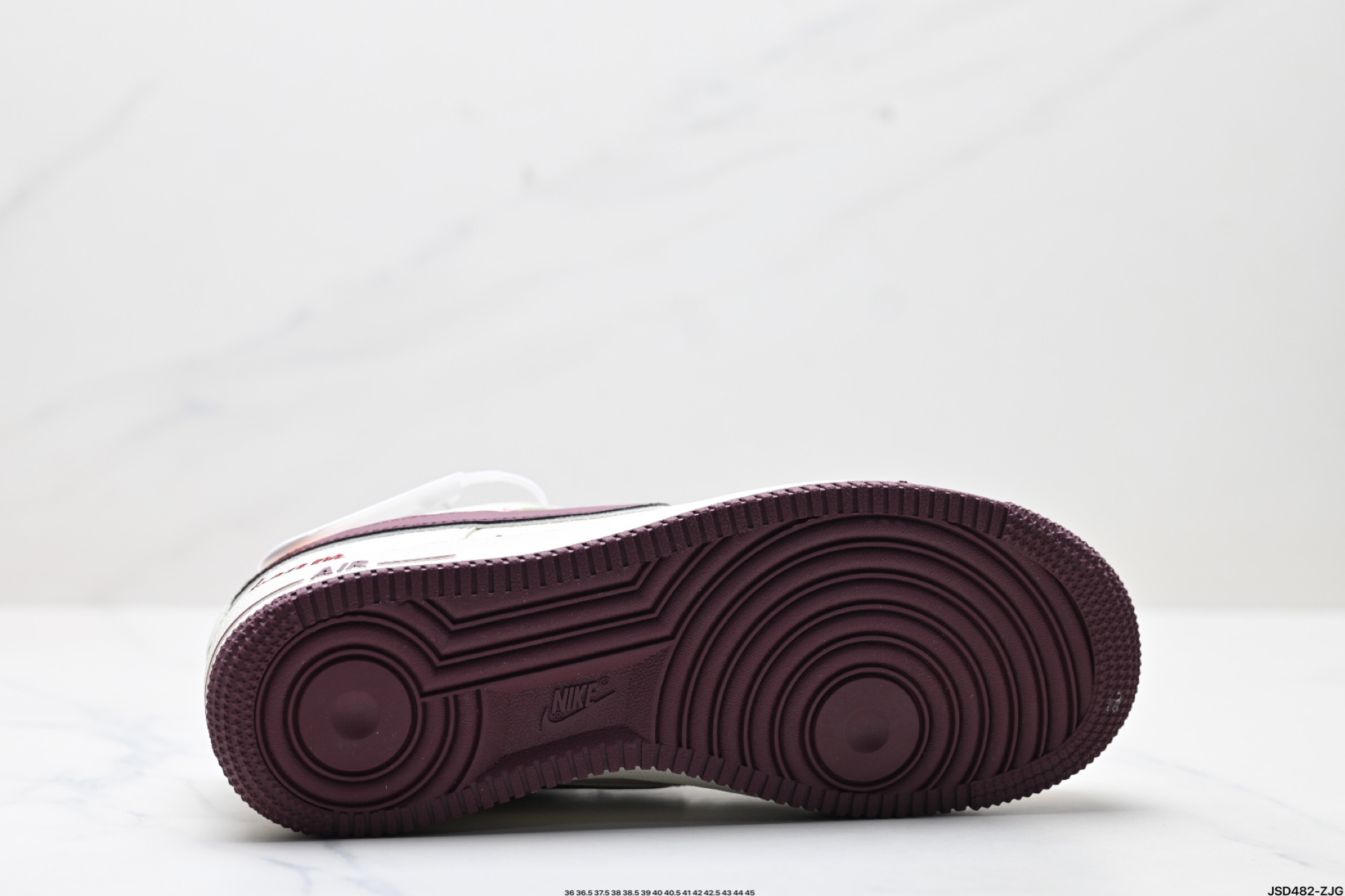 NIKE AIR FORCE 1‘07  DR2024-105