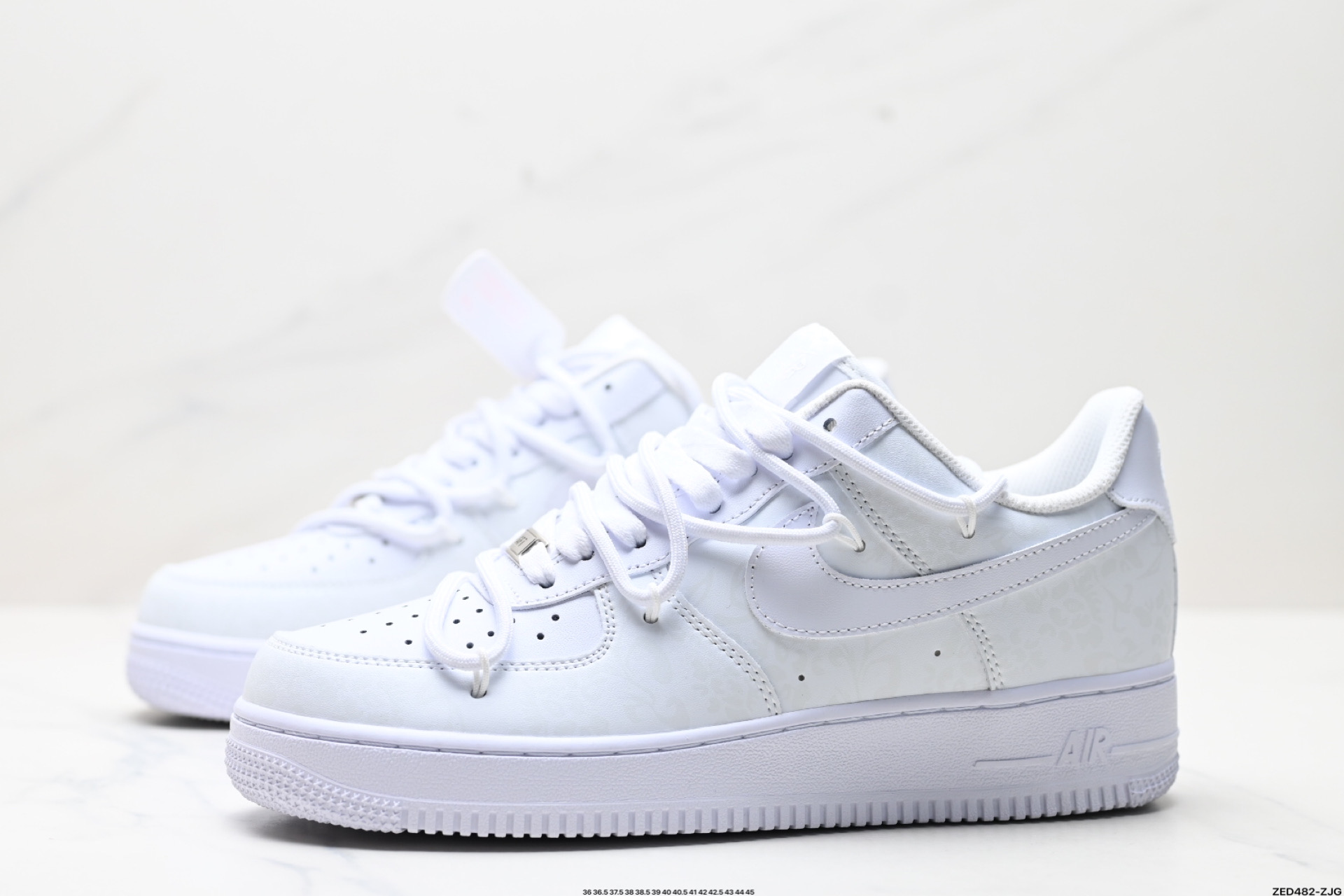 NIKE AIR FORCE 1‘07  ZH0316-055