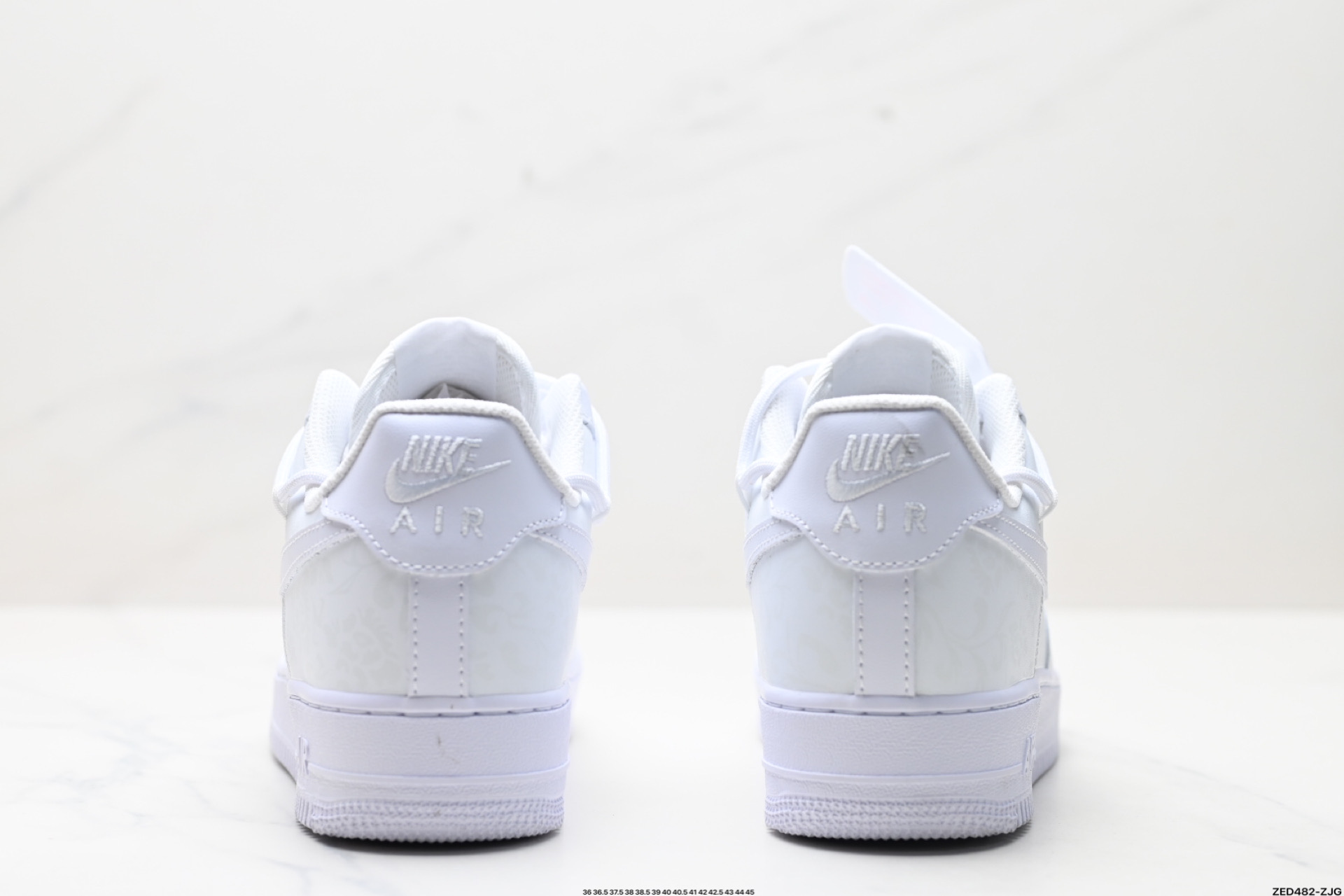 NIKE AIR FORCE 1‘07  ZH0316-055