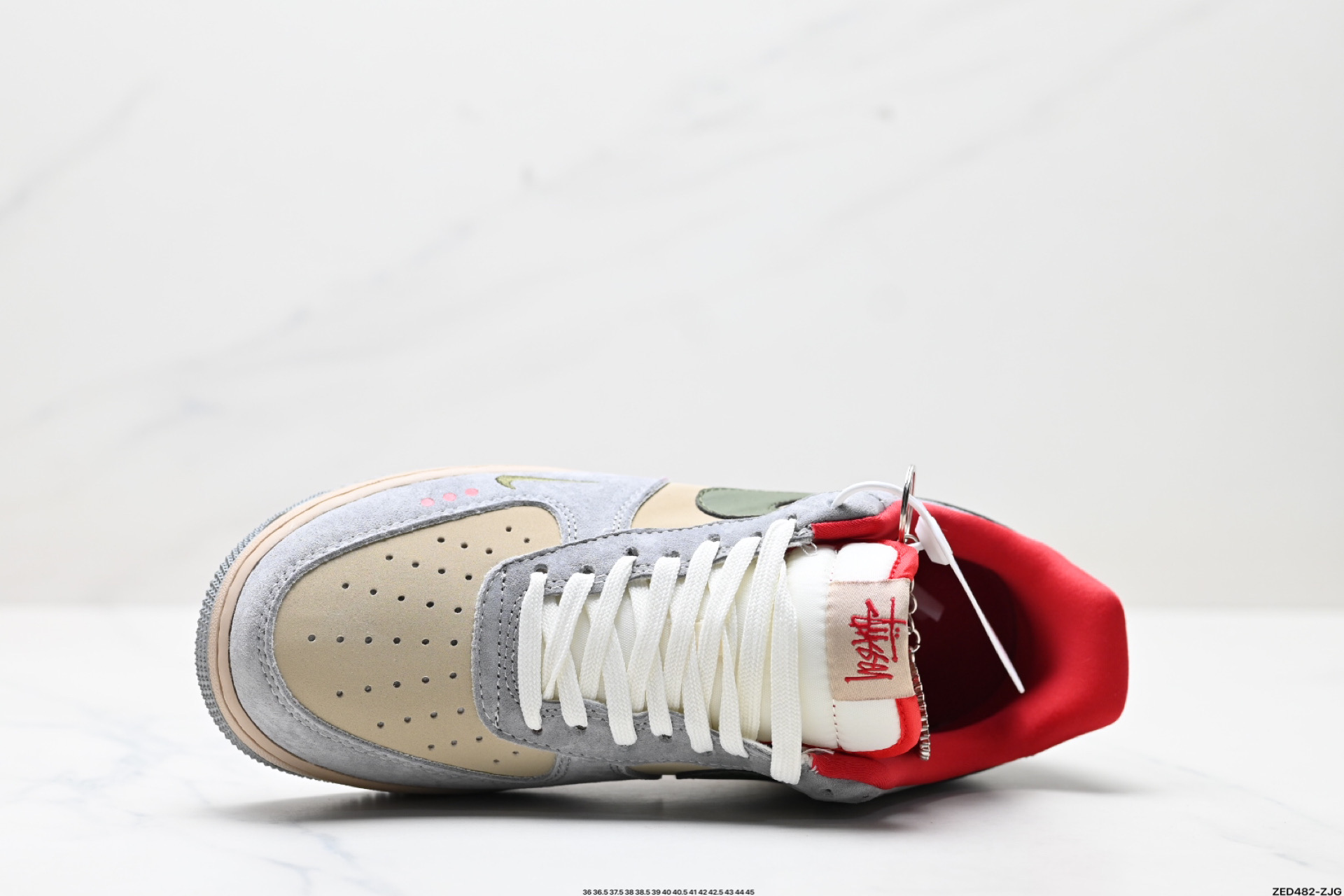 NIKE AIR FORCE 1‘07  KK1988-034