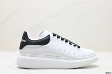 💰210 company-level ✅ Italian luxury brand Alexander McQueen Sole Leather Sneakers low-top fashion thick-soled casual sports white shoes item number: 462214 WHBU 8042 Size: 35~45ID: JED268-ZJH 1 💰210 company-level ✅ Italian luxury brand Alexander McQueen Sole Leather Sneakers low-top fashion thick-soled casual sports white shoes item number: 462214 WHBU 8042 Size: 35~45ID: JED268-ZJH