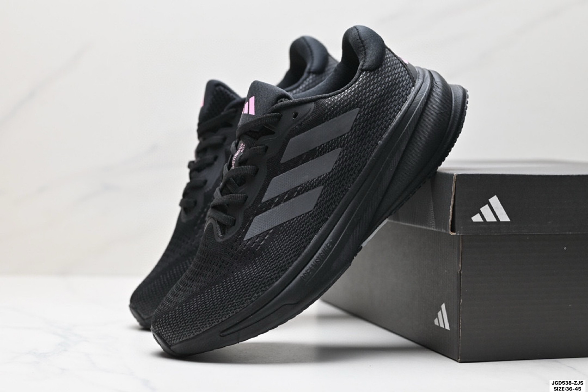 阿迪达斯 ADIDAS ALPHABOUNCE BEYOND m运动鞋缓震透气轻质休闲跑步鞋 高弹马牌鲨鱼鳃纹大底运动鞋 IG5844