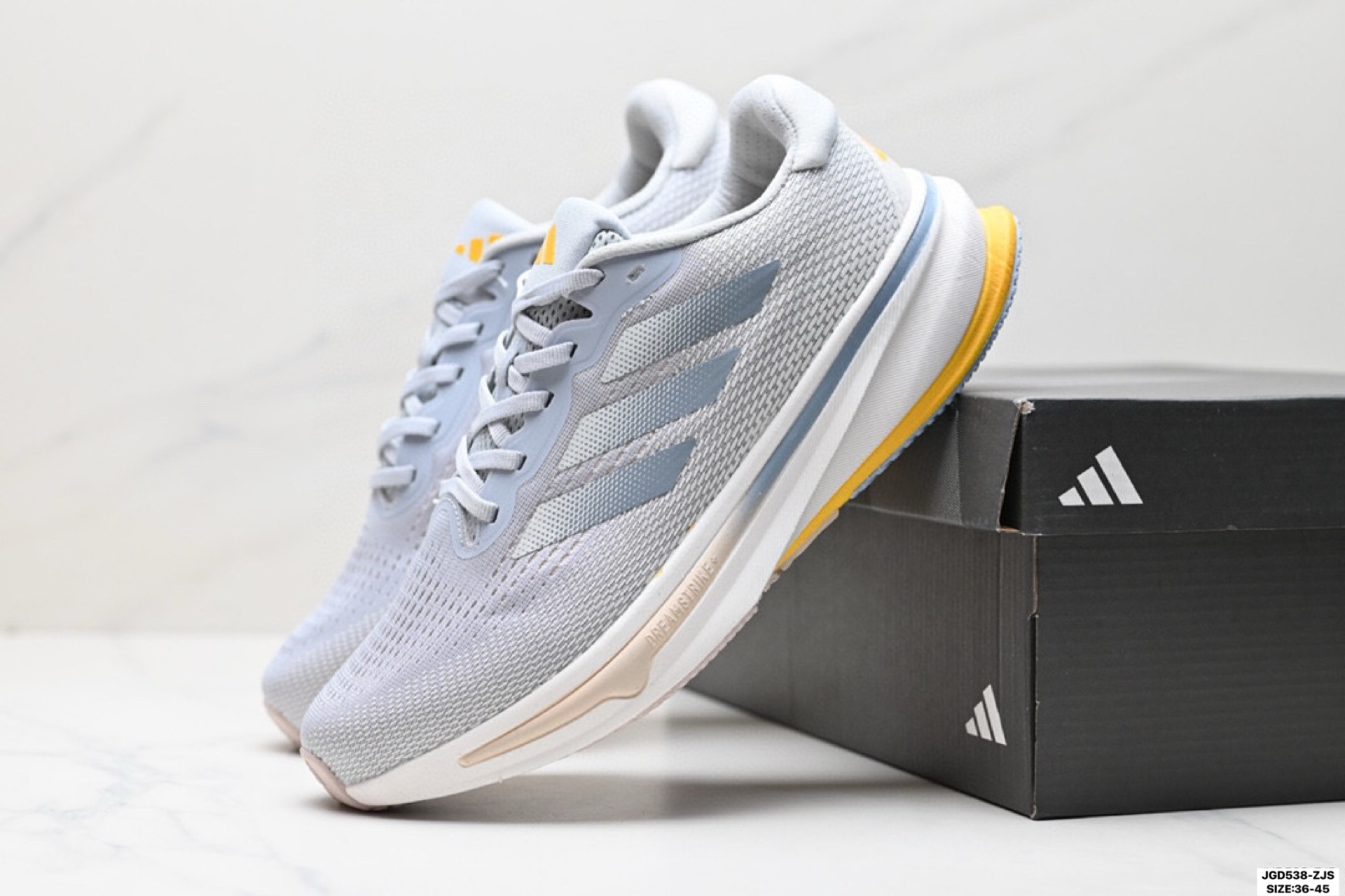 阿迪达斯 ADIDAS ALPHABOUNCE BEYOND m运动鞋缓震透气轻质休闲跑步鞋 高弹马牌鲨鱼鳃纹大底运动鞋 IG5844
