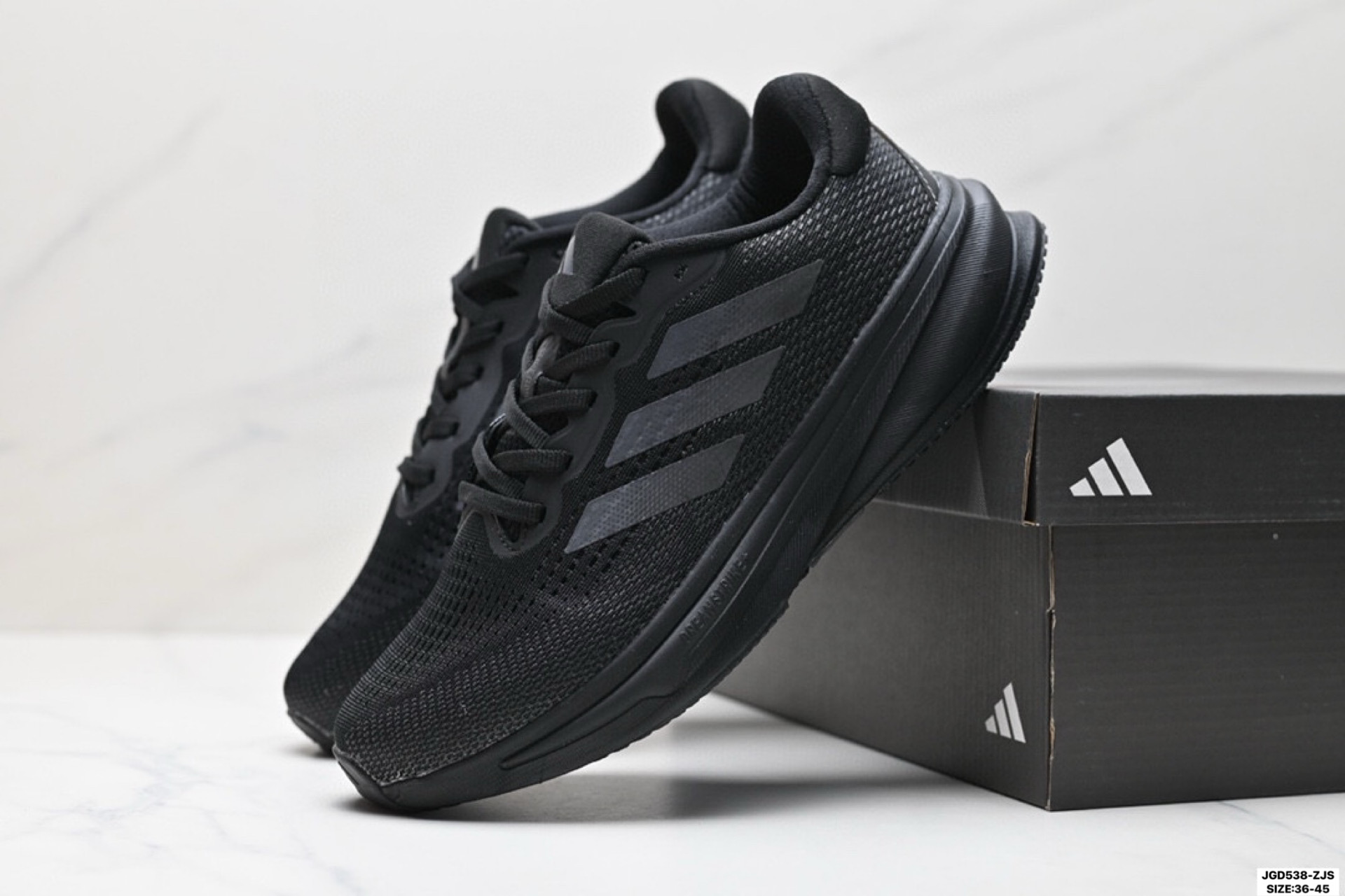 阿迪达斯 ADIDAS ALPHABOUNCE BEYOND m运动鞋缓震透气轻质休闲跑步鞋 高弹马牌鲨鱼鳃纹大底运动鞋 IG5844