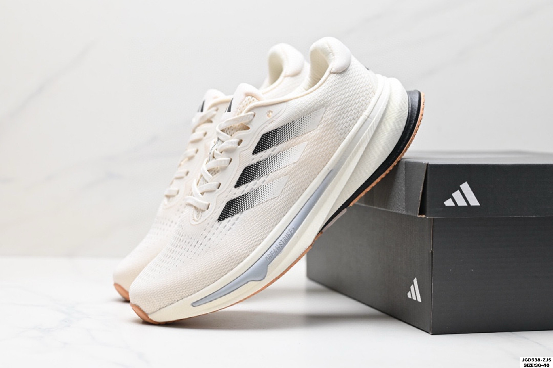 阿迪达斯 ADIDAS ALPHABOUNCE BEYOND m运动鞋缓震透气轻质休闲跑步鞋 高弹马牌鲨鱼鳃纹大底运动鞋 IG5844