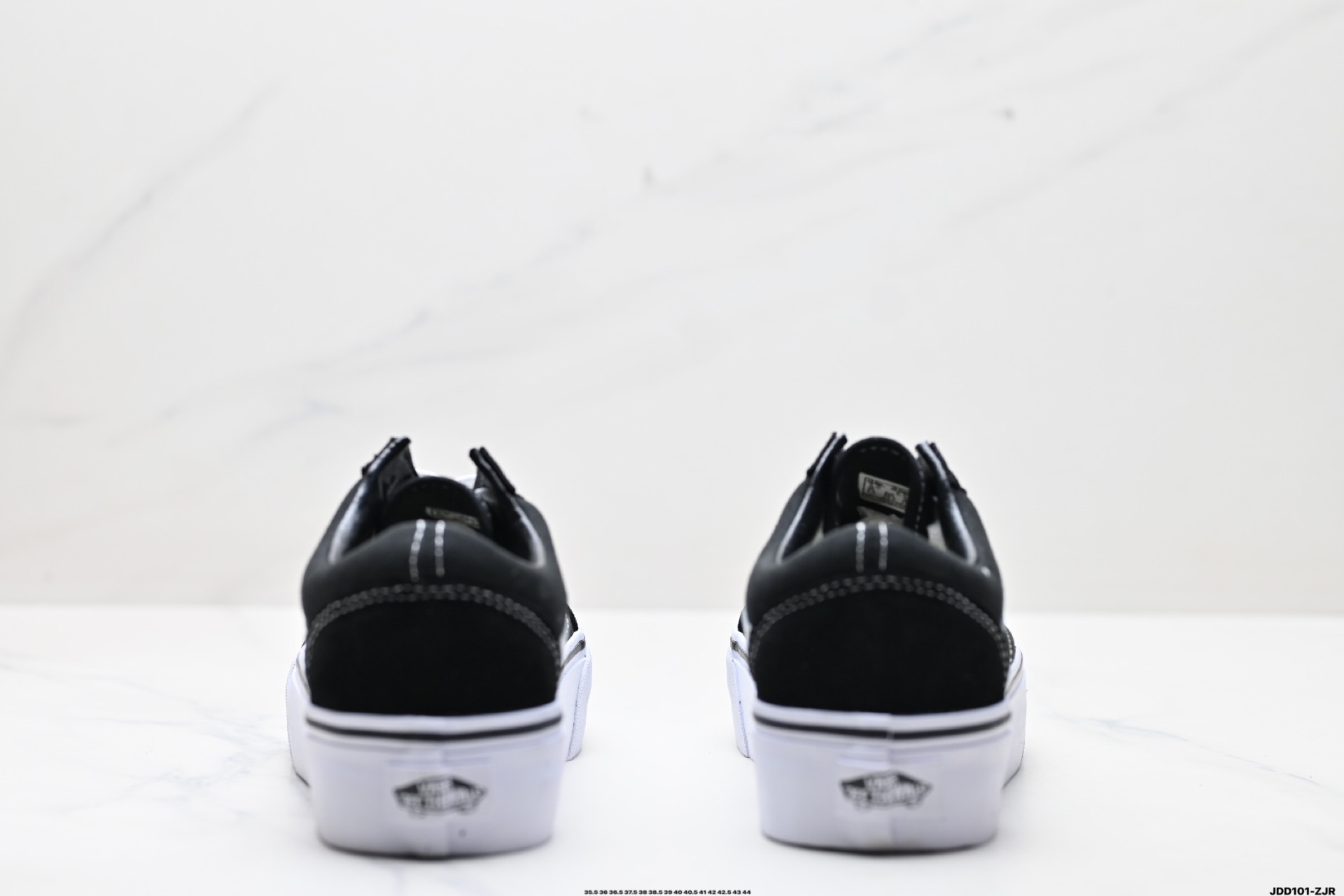 💰140
公司级✅范斯Vans Knu-Skool Dr 厚底 翻毛皮 耐磨 低帮 板鞋
尺码:35.5 36 36.5 37 38 38.5 39 40 40.5 41 42 42.5 43 44
ID:JDD101-ZJR