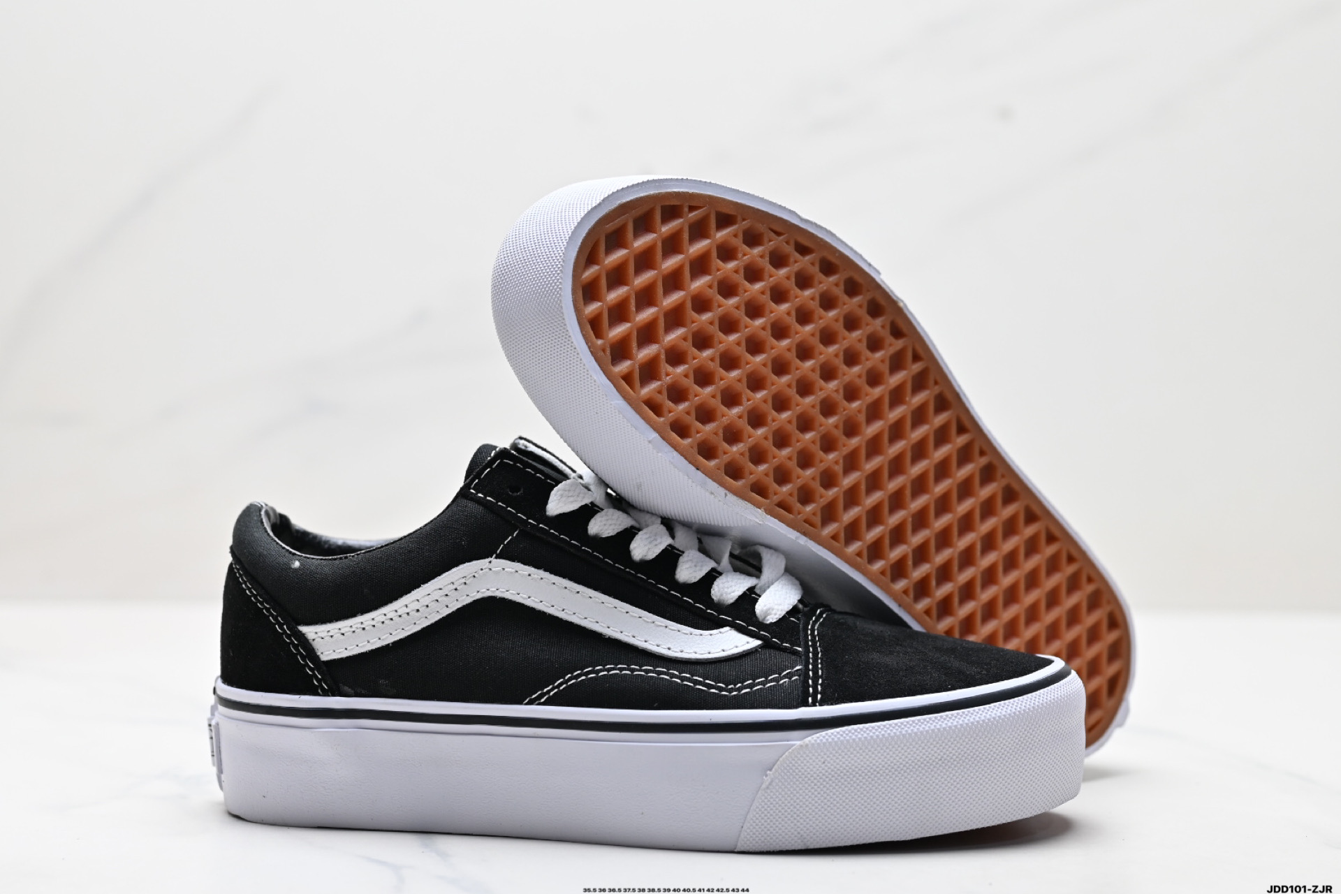 💰140
公司级✅范斯Vans Knu-Skool Dr 厚底 翻毛皮 耐磨 低帮 板鞋
尺码:35.5 36 36.5 37 38 38.5 39 40 40.5 41 42 42.5 43 44
ID:JDD101-ZJR