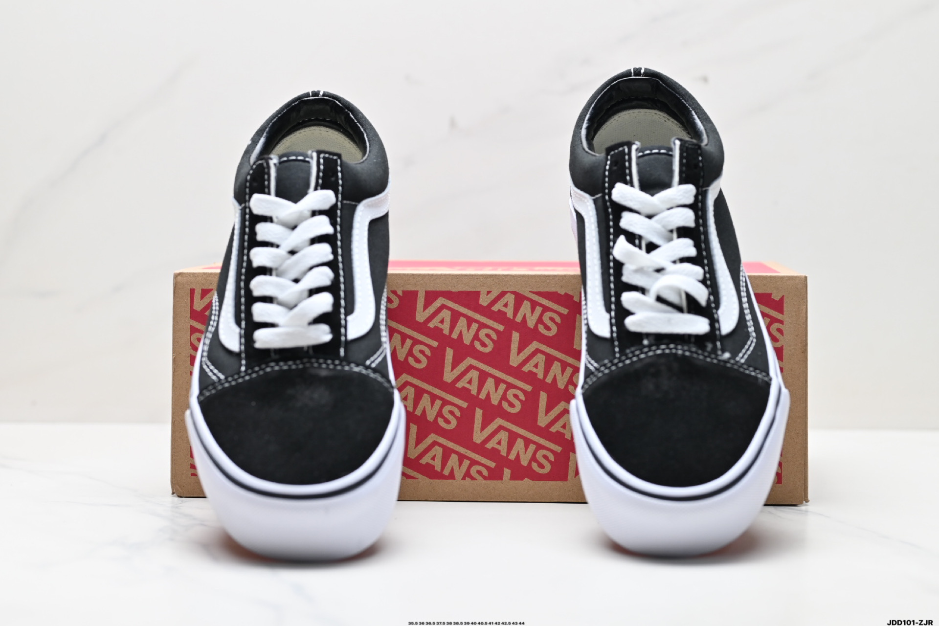 💰140
公司级✅范斯Vans Knu-Skool Dr 厚底 翻毛皮 耐磨 低帮 板鞋
尺码:35.5 36 36.5 37 38 38.5 39 40 40.5 41 42 42.5 43 44
ID:JDD101-ZJR