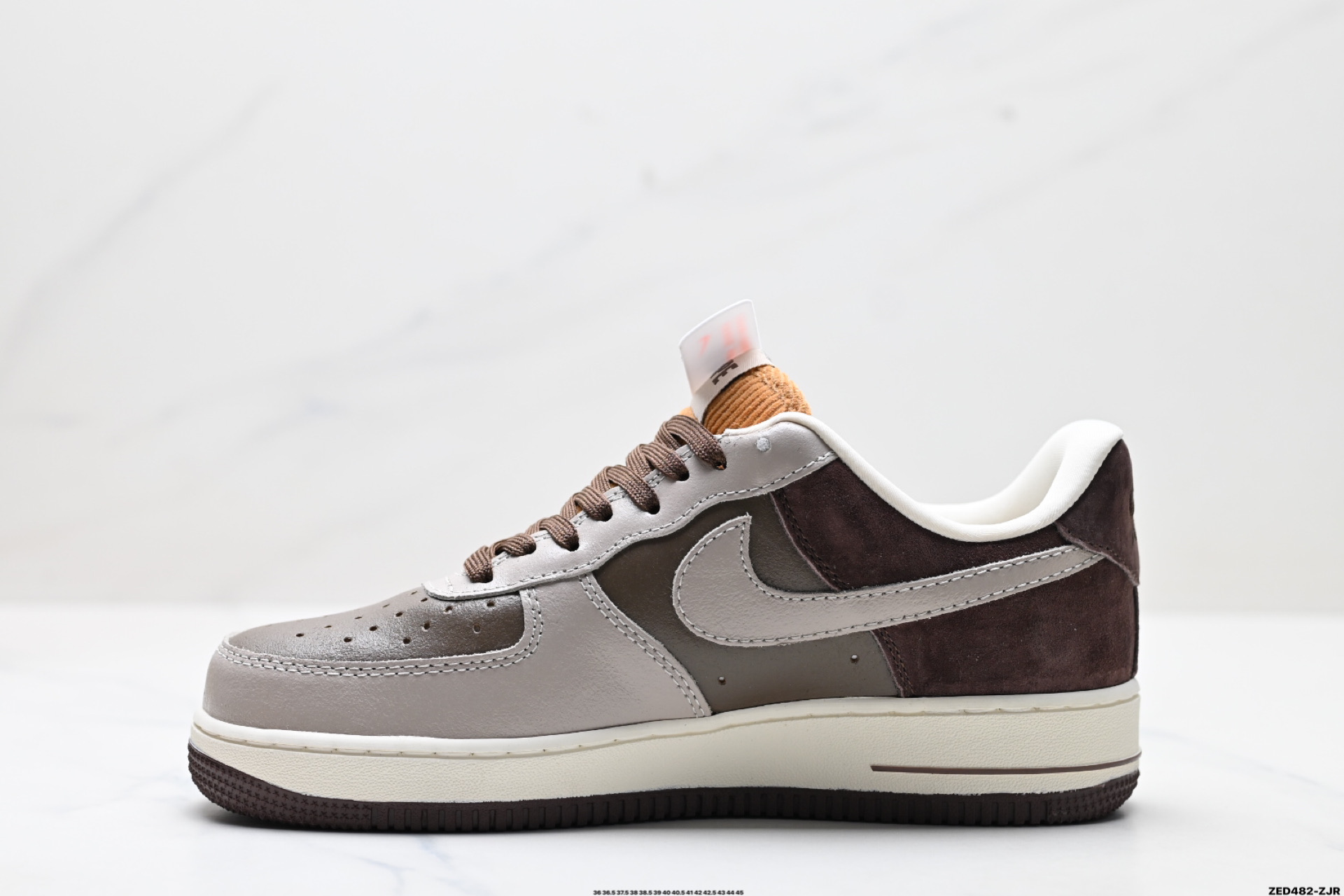 NIKE AIR FORCE 1‘07 LV8  KK1988-039