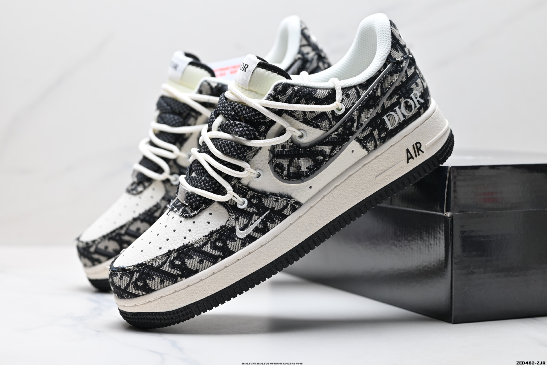 NIKE AIR FORCE 1‘07 LV8  SJ1198-106