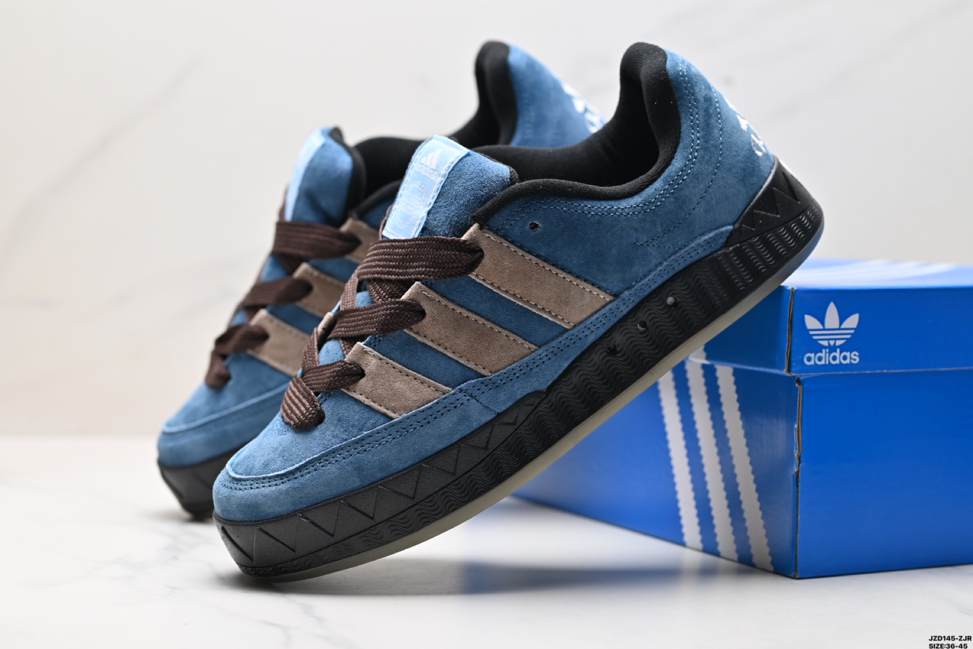 Adidas Adimatic Low 马蒂奇系列低帮 复古鲨鱼面包鞋运动休闲滑板板鞋