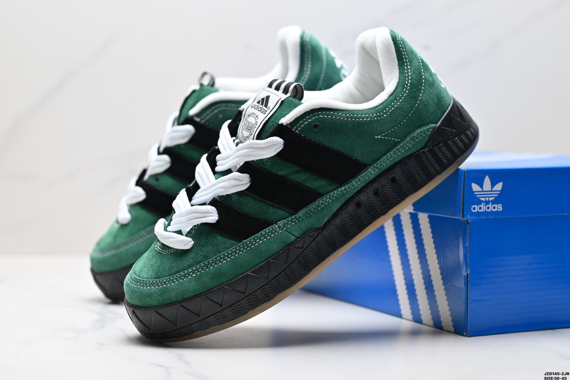 Adidas Adimatic Low 马蒂奇系列低帮 复古鲨鱼面包鞋运动休闲滑板板鞋