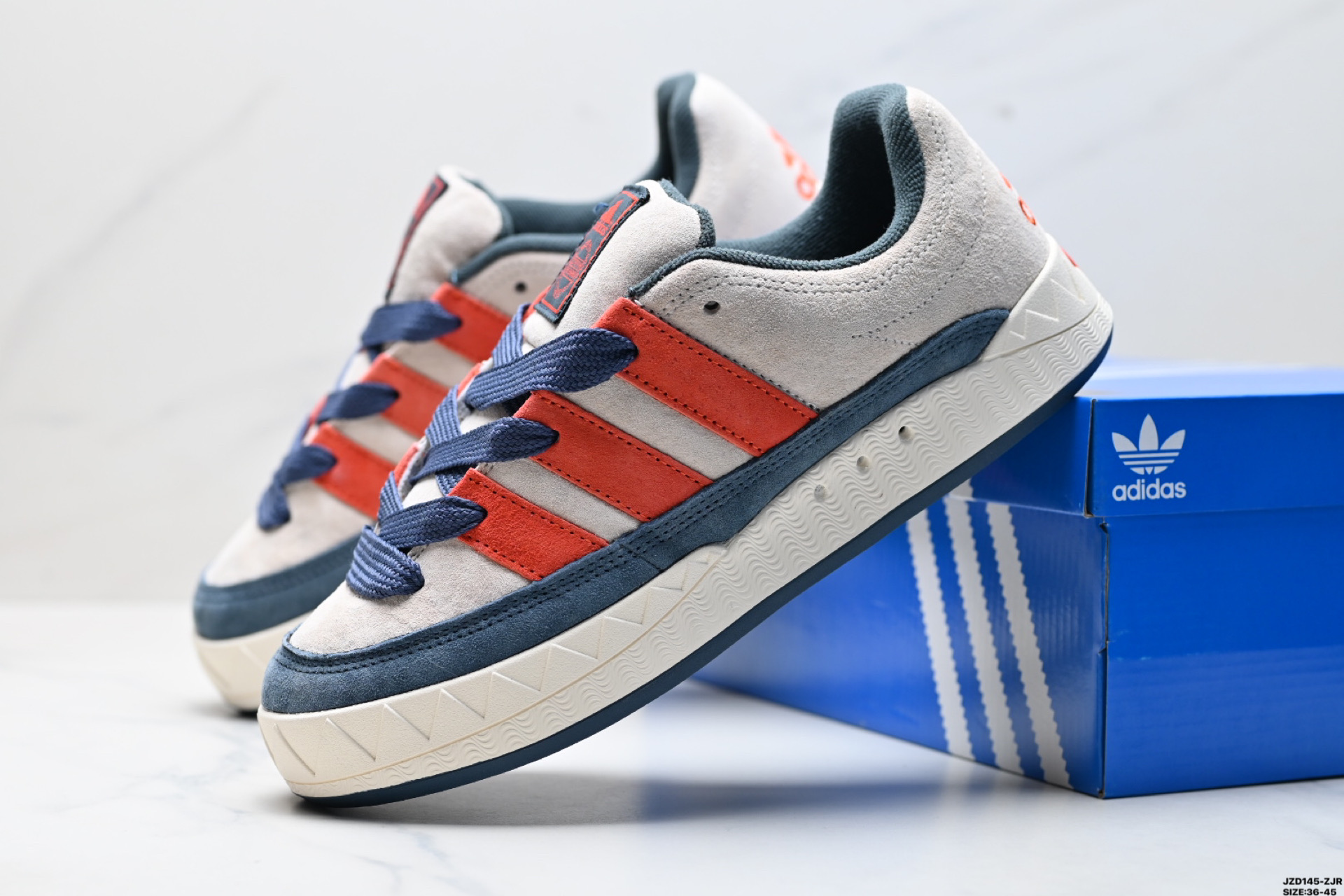 Adidas Adimatic Low 马蒂奇系列低帮 复古鲨鱼面包鞋运动休闲滑板板鞋