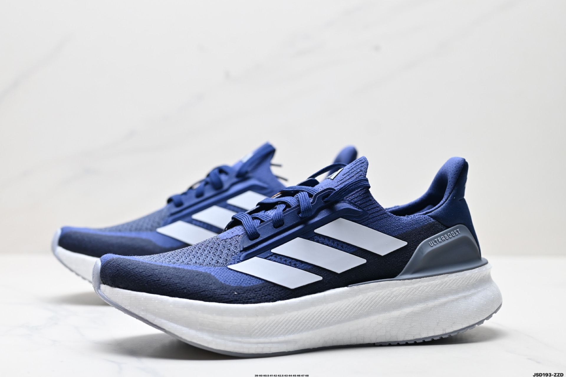 阿迪达斯Adidas Ultraboost 5X 耐磨缓震休闲运动跑鞋  JI3385