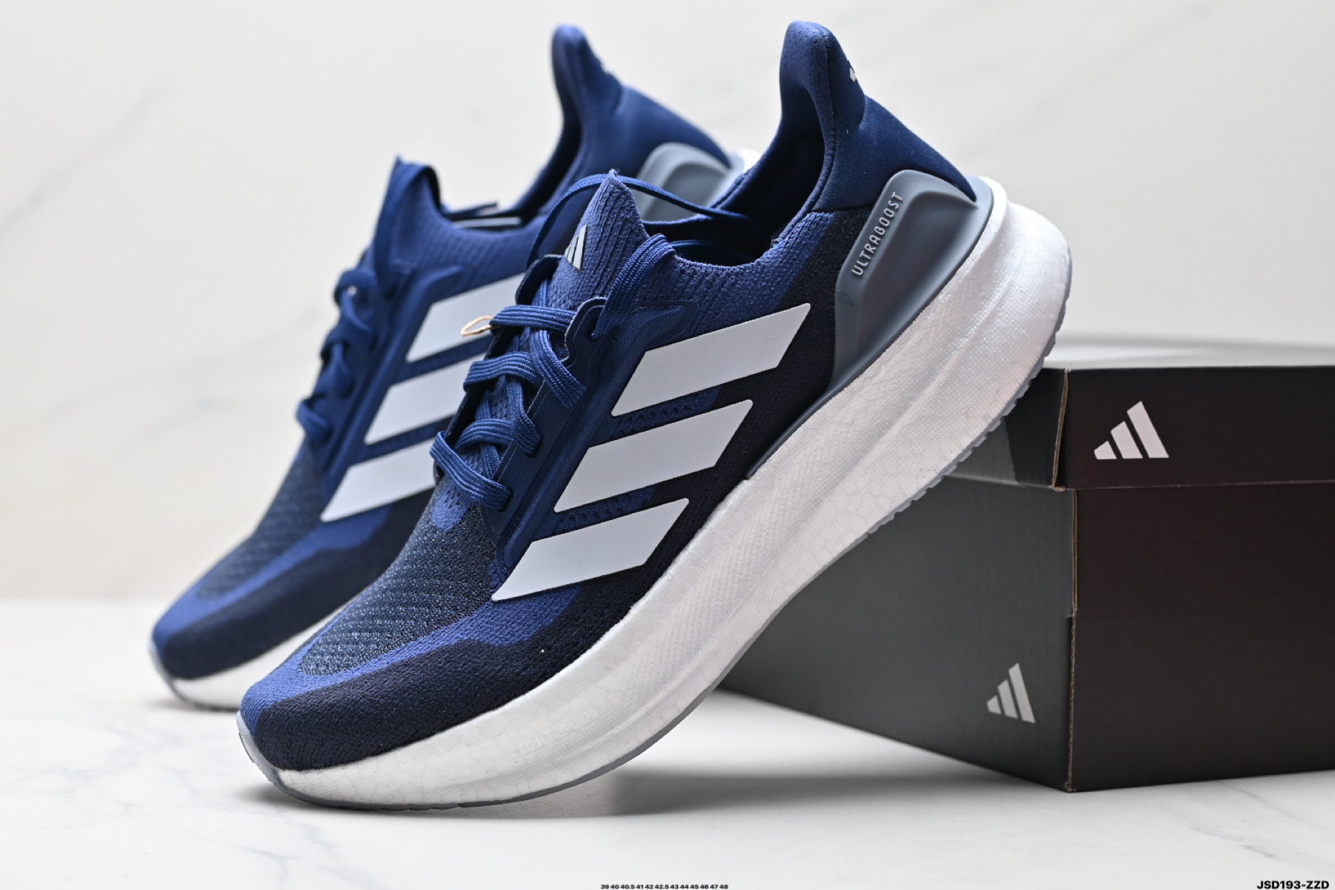 阿迪达斯Adidas Ultraboost 5X 耐磨缓震休闲运动跑鞋  JI3385