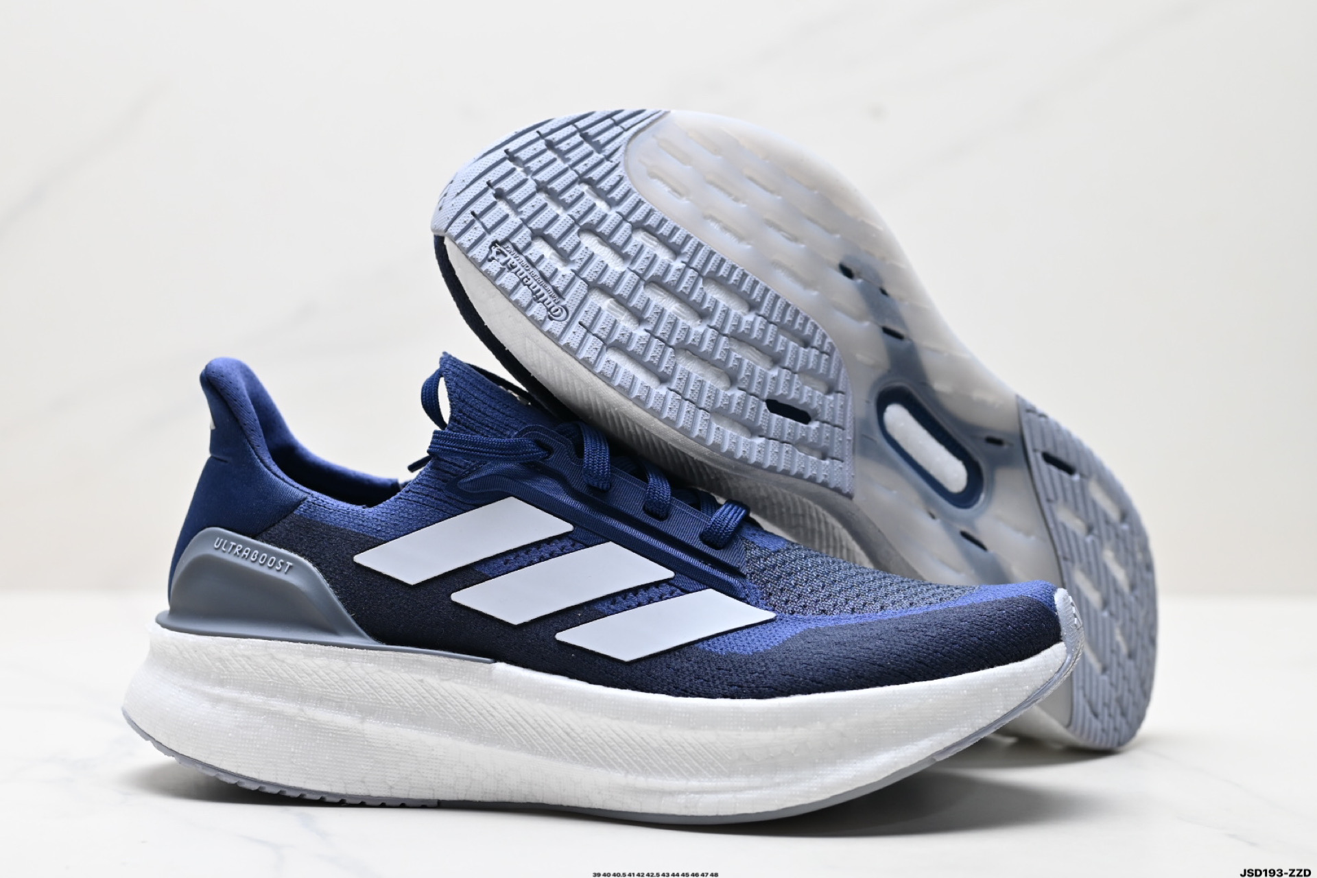 阿迪达斯Adidas Ultraboost 5X 耐磨缓震休闲运动跑鞋  JI3385