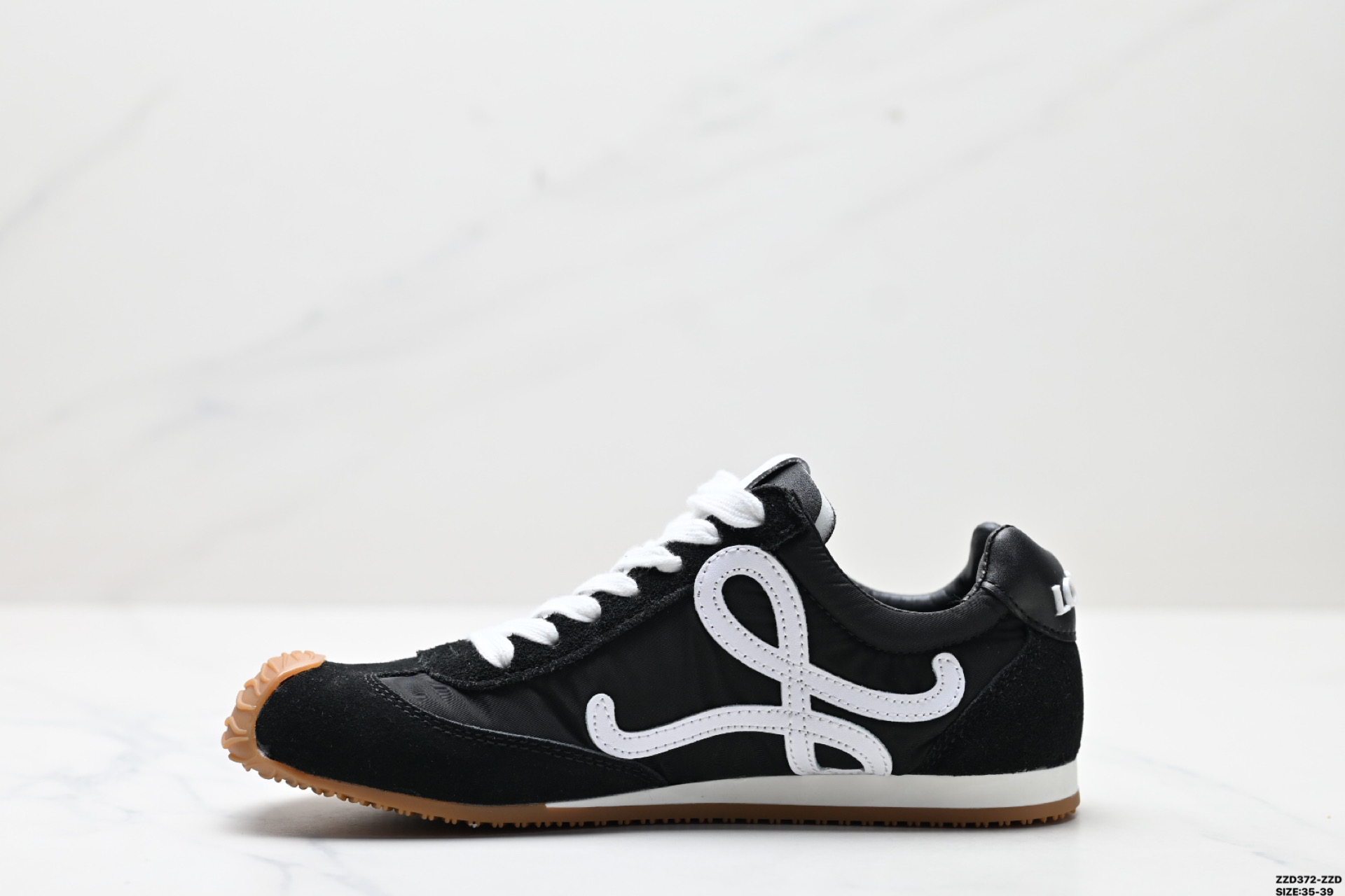 LOEWE罗意威 Ballet Runner 2.0小牛皮 圆头系带 低帮 生活休闲鞋 LLBR282X01