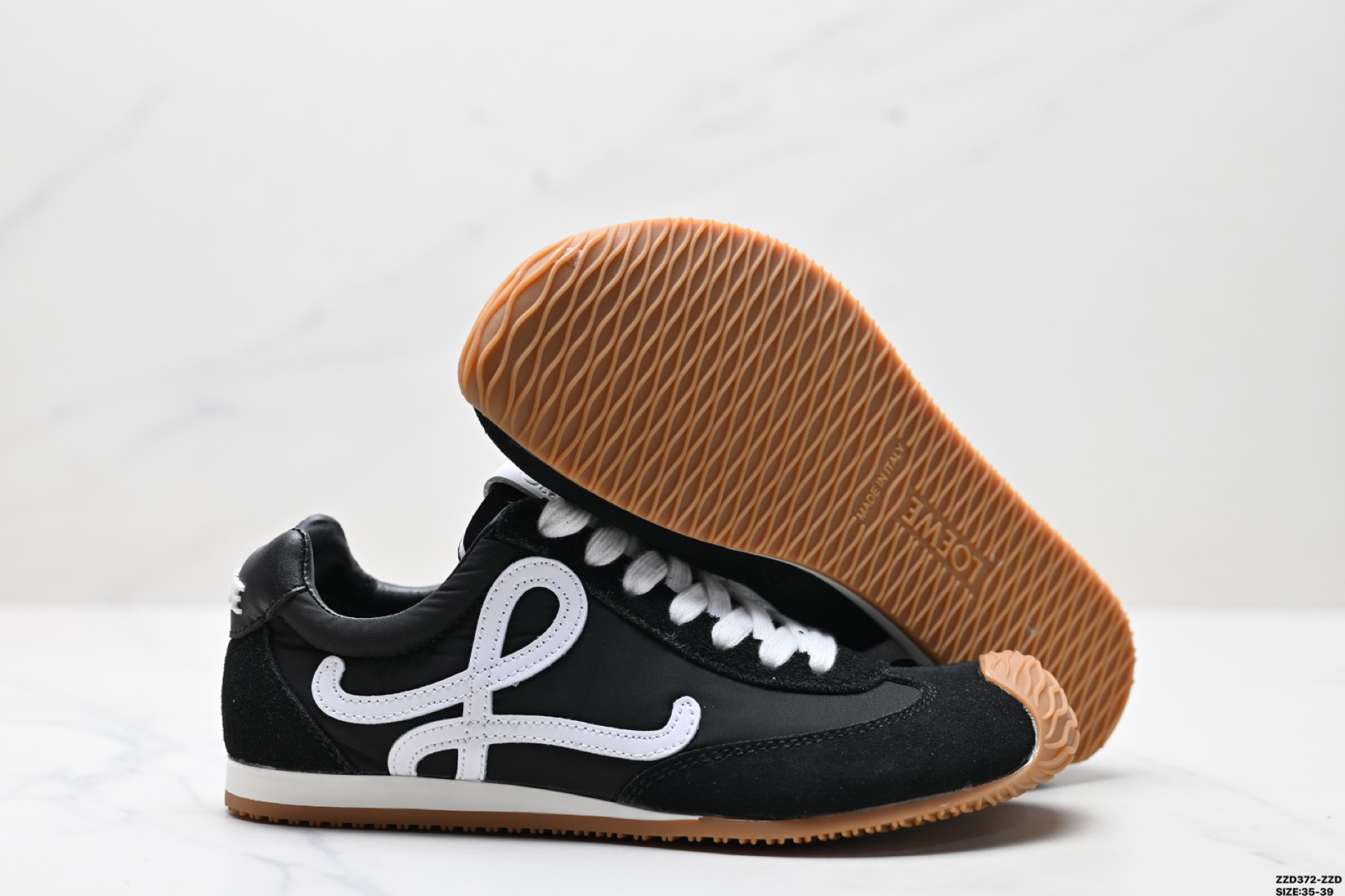 LOEWE罗意威 Ballet Runner 2.0小牛皮 圆头系带 低帮 生活休闲鞋 LLBR282X01