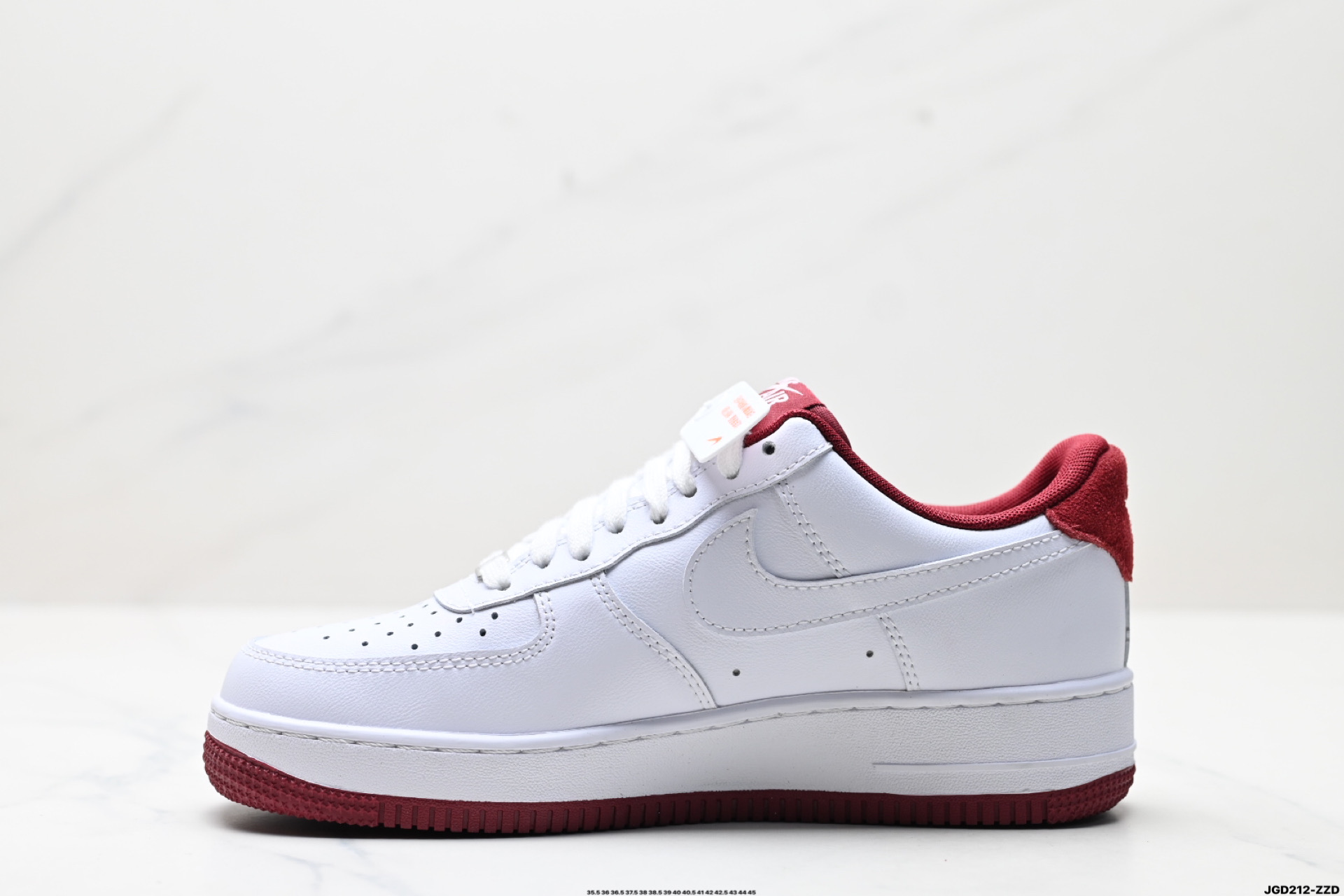 NIKE AIR FORCE 1‘07 LV8  HV6000-100