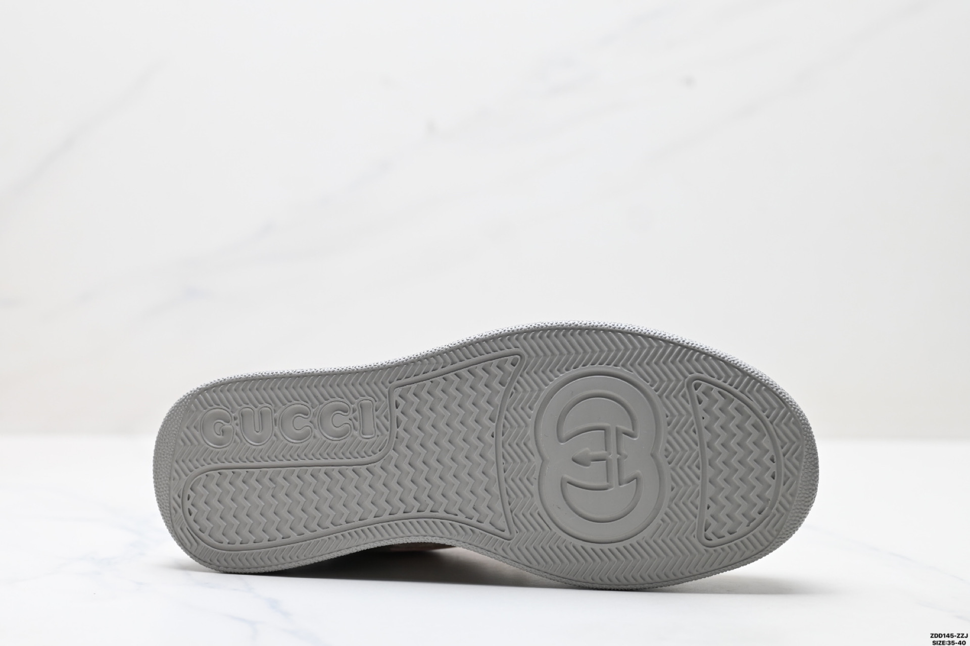 GUCCI古驰 Chunky B 饼干鞋低帮 时尚板鞋  675619 5ZXCO 9580